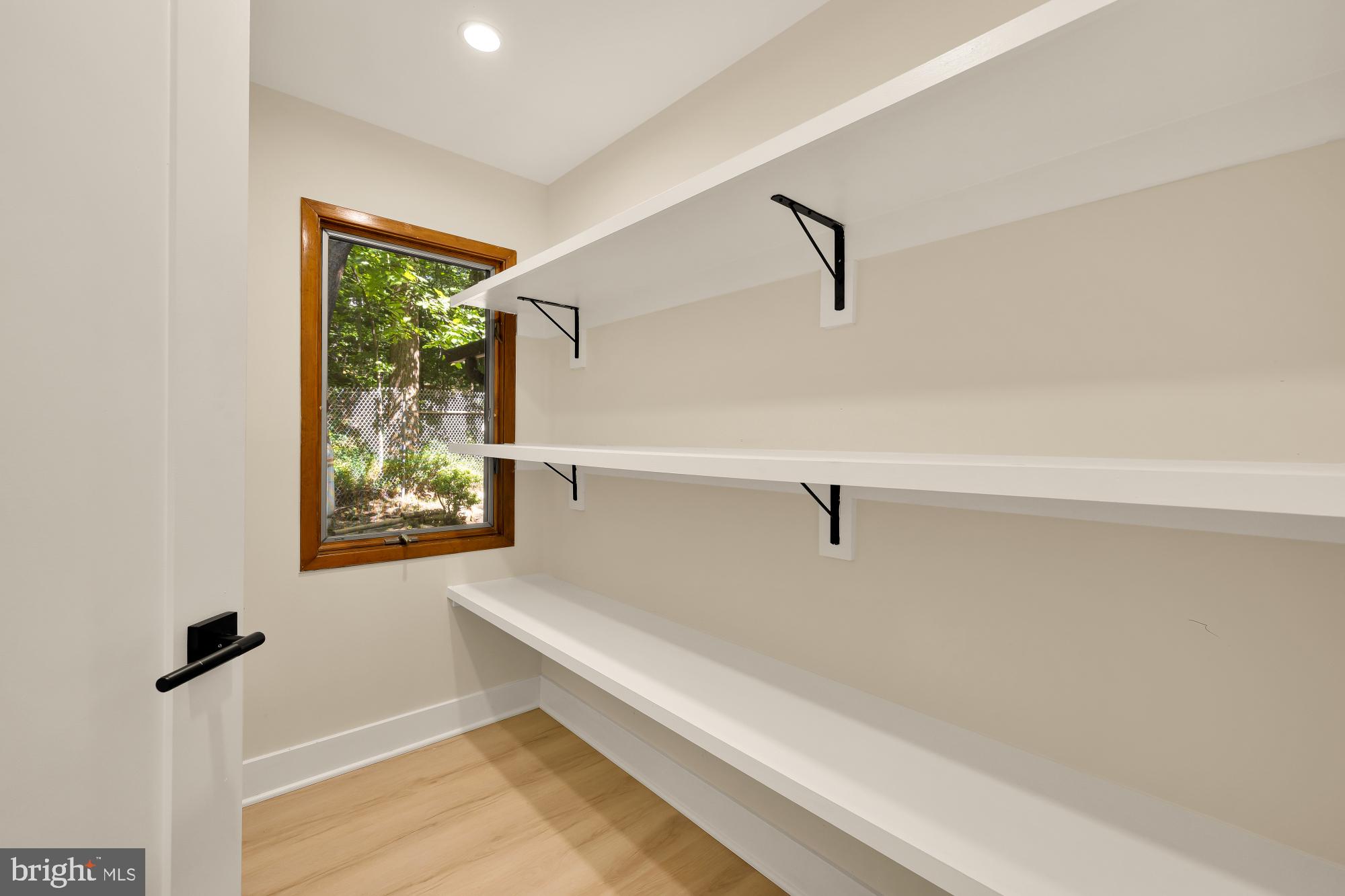 LAKE BARCROFT CLOISTERS - Residential