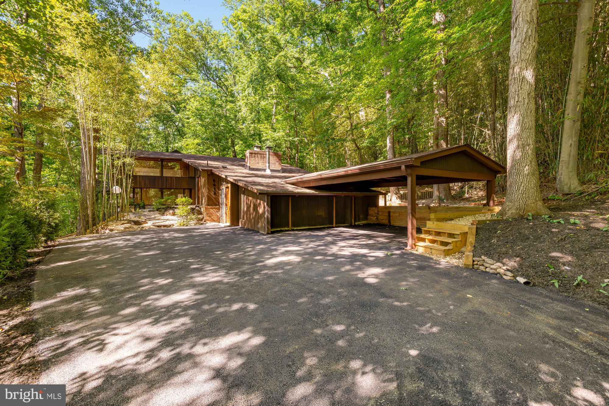LAKE BARCROFT CLOISTERS - Residential