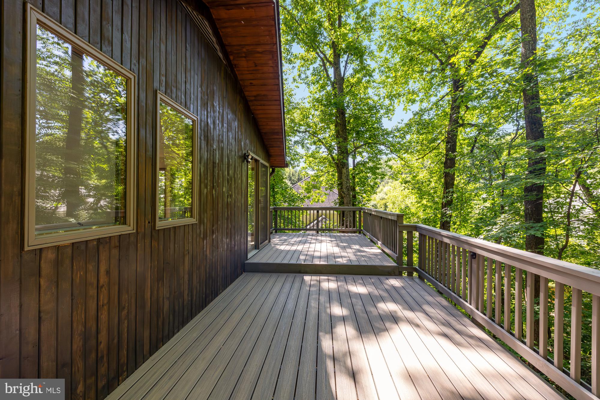 LAKE BARCROFT CLOISTERS - Residential