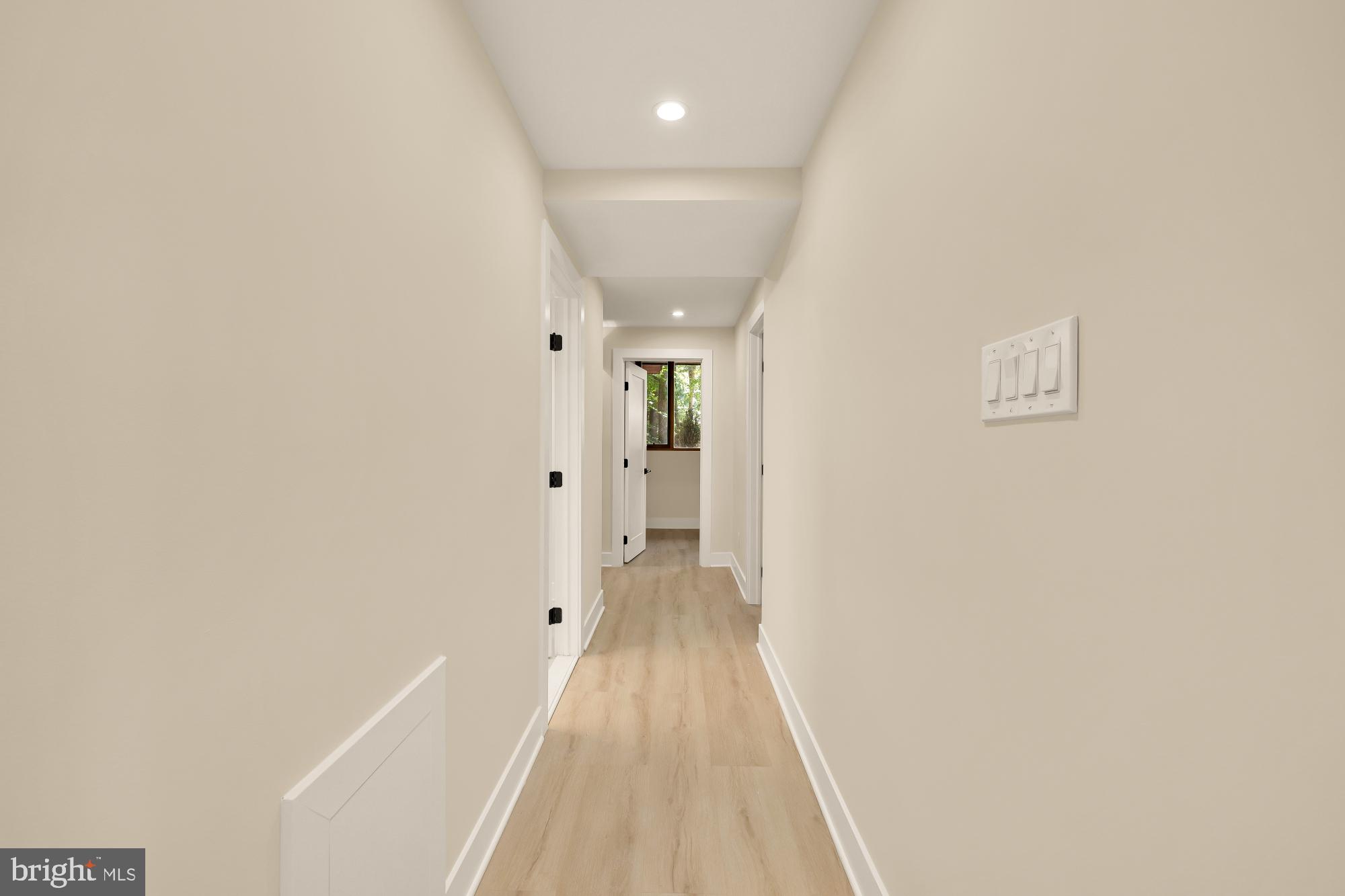 LAKE BARCROFT CLOISTERS - Residential