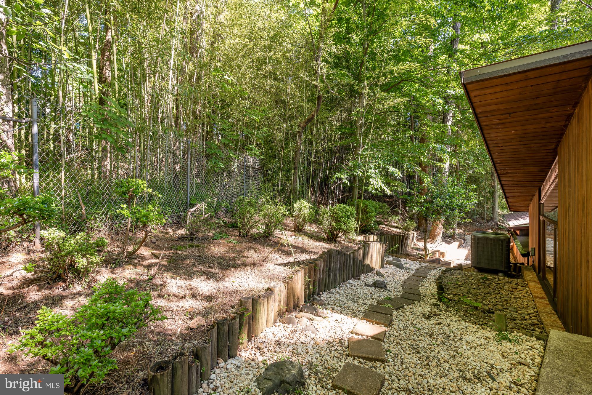 LAKE BARCROFT CLOISTERS - Residential