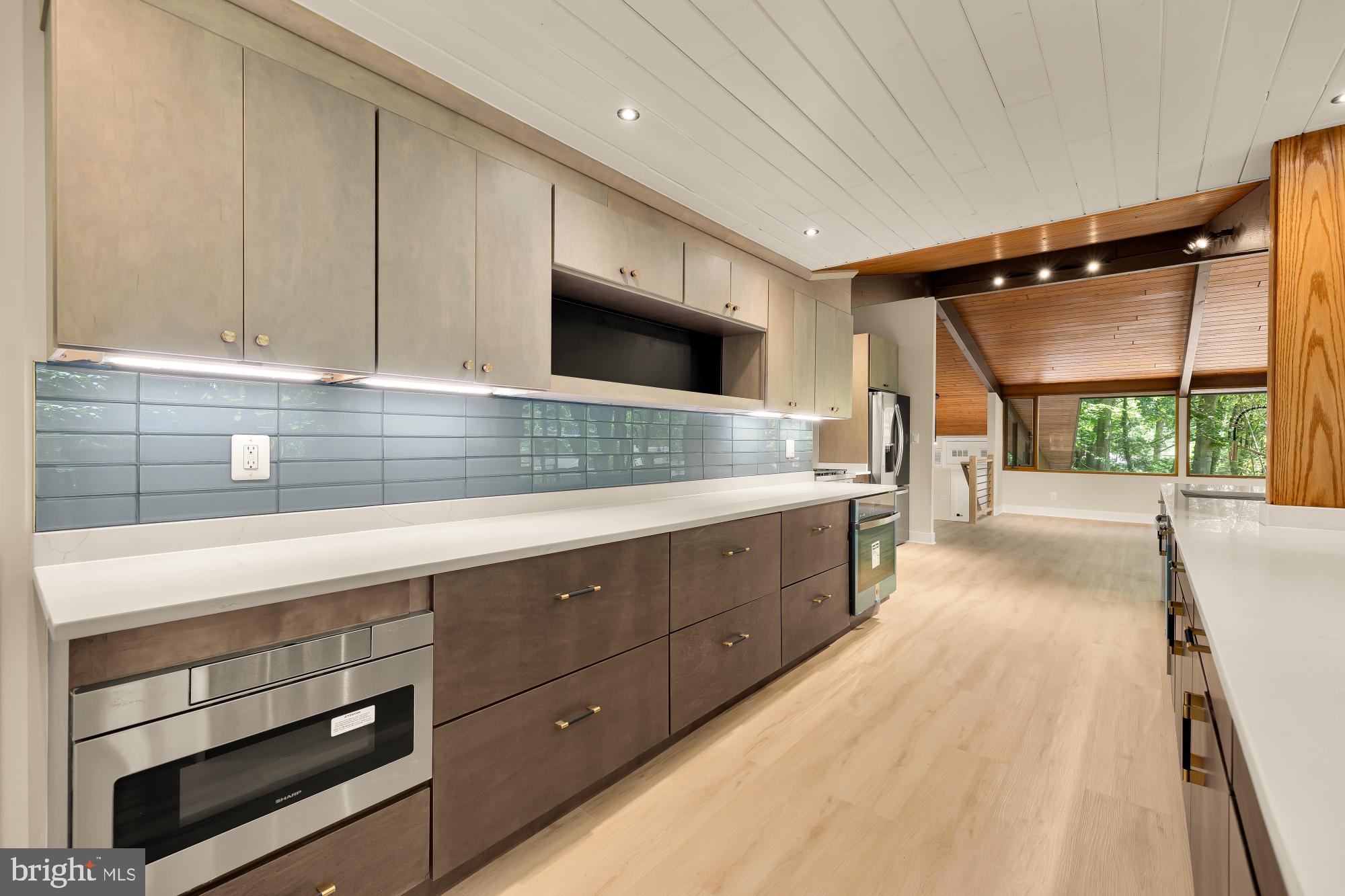 LAKE BARCROFT CLOISTERS - Residential