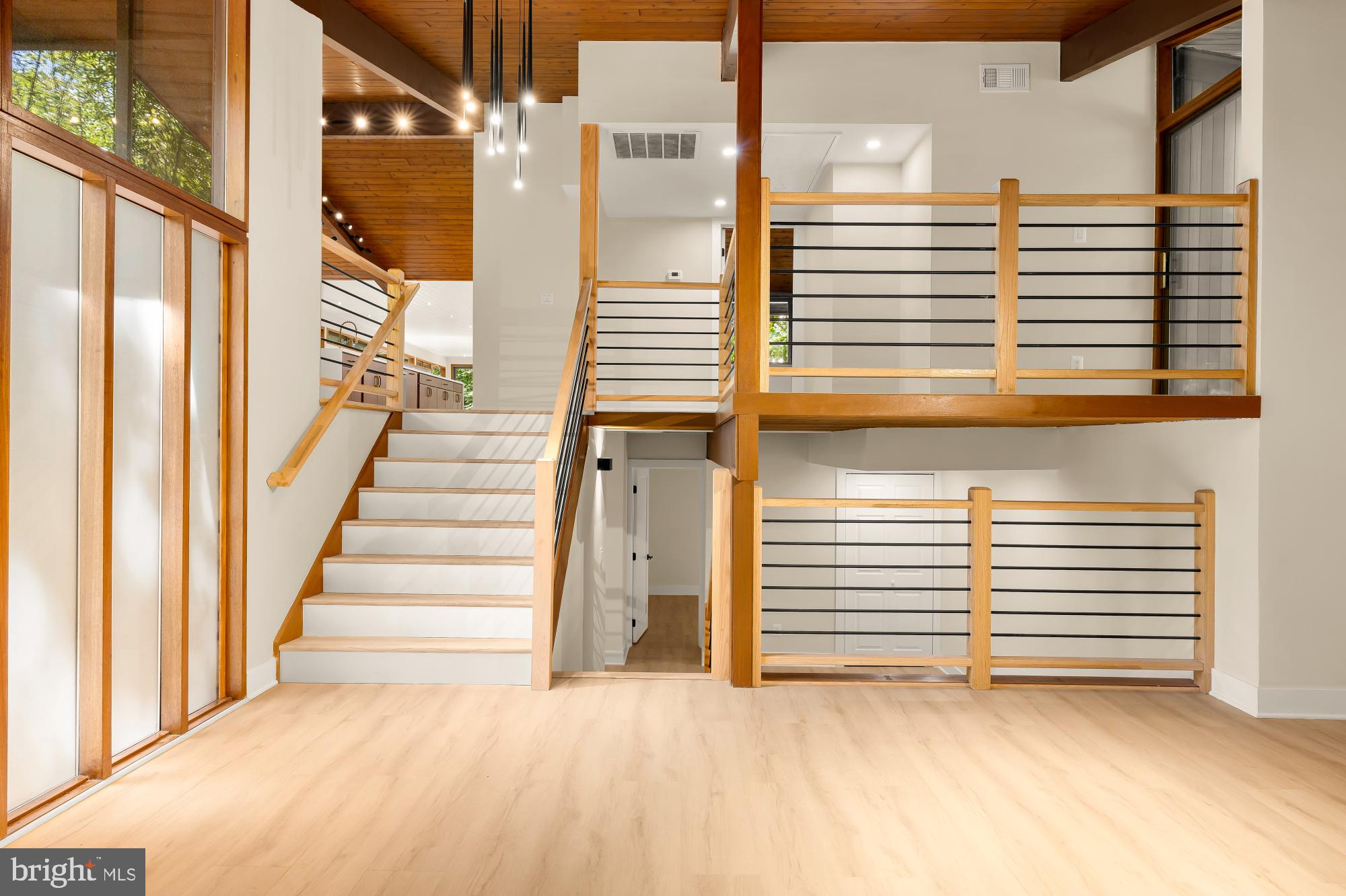 LAKE BARCROFT CLOISTERS - Residential