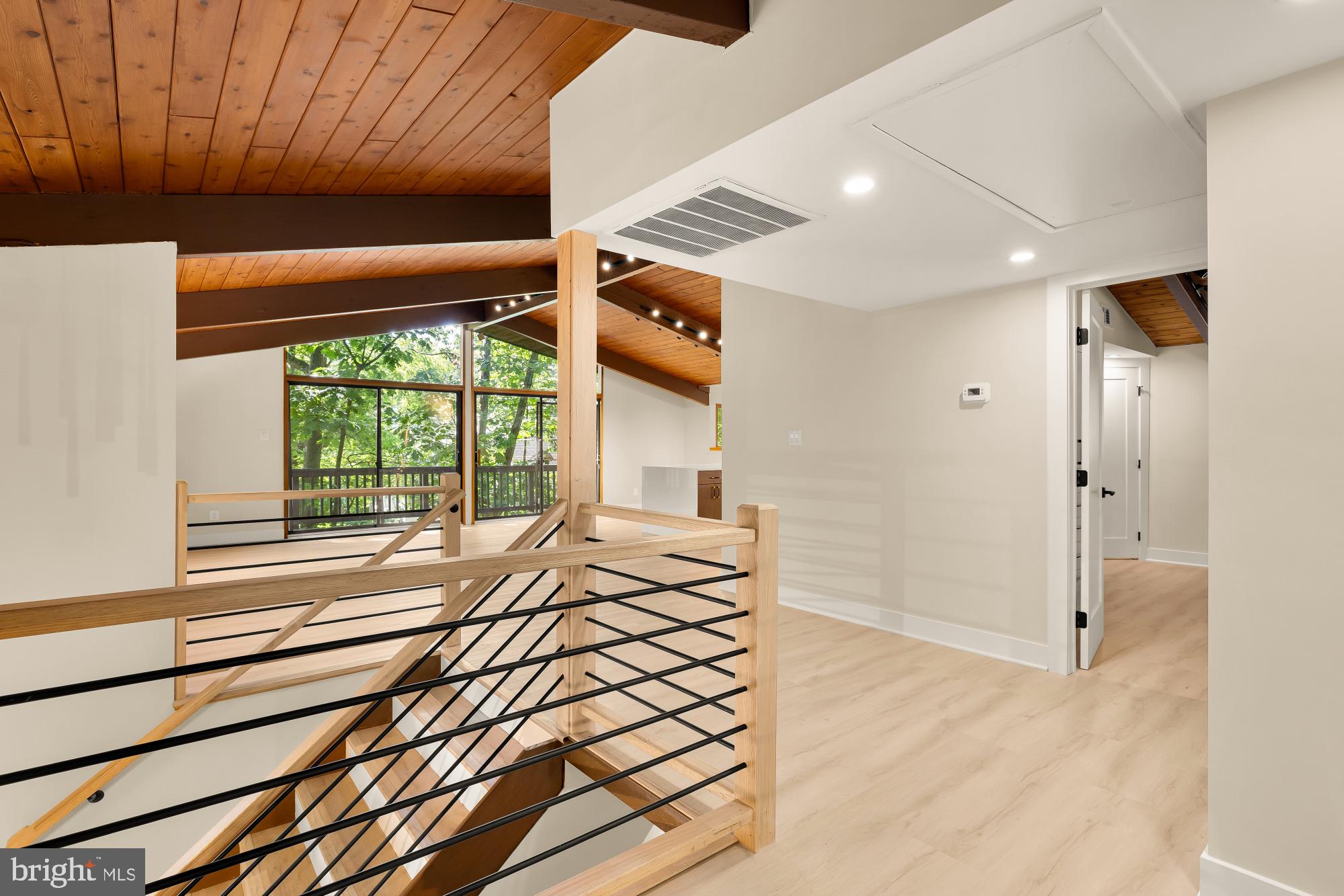 LAKE BARCROFT CLOISTERS - Residential