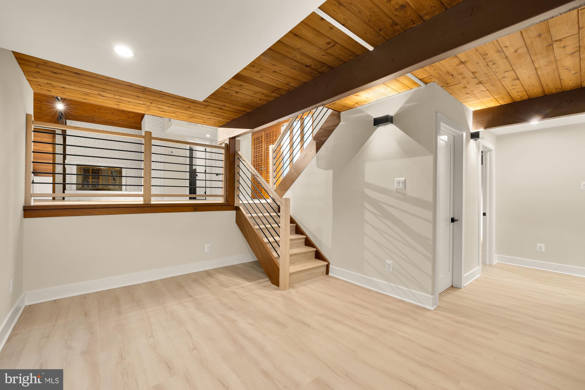 LAKE BARCROFT CLOISTERS - Residential