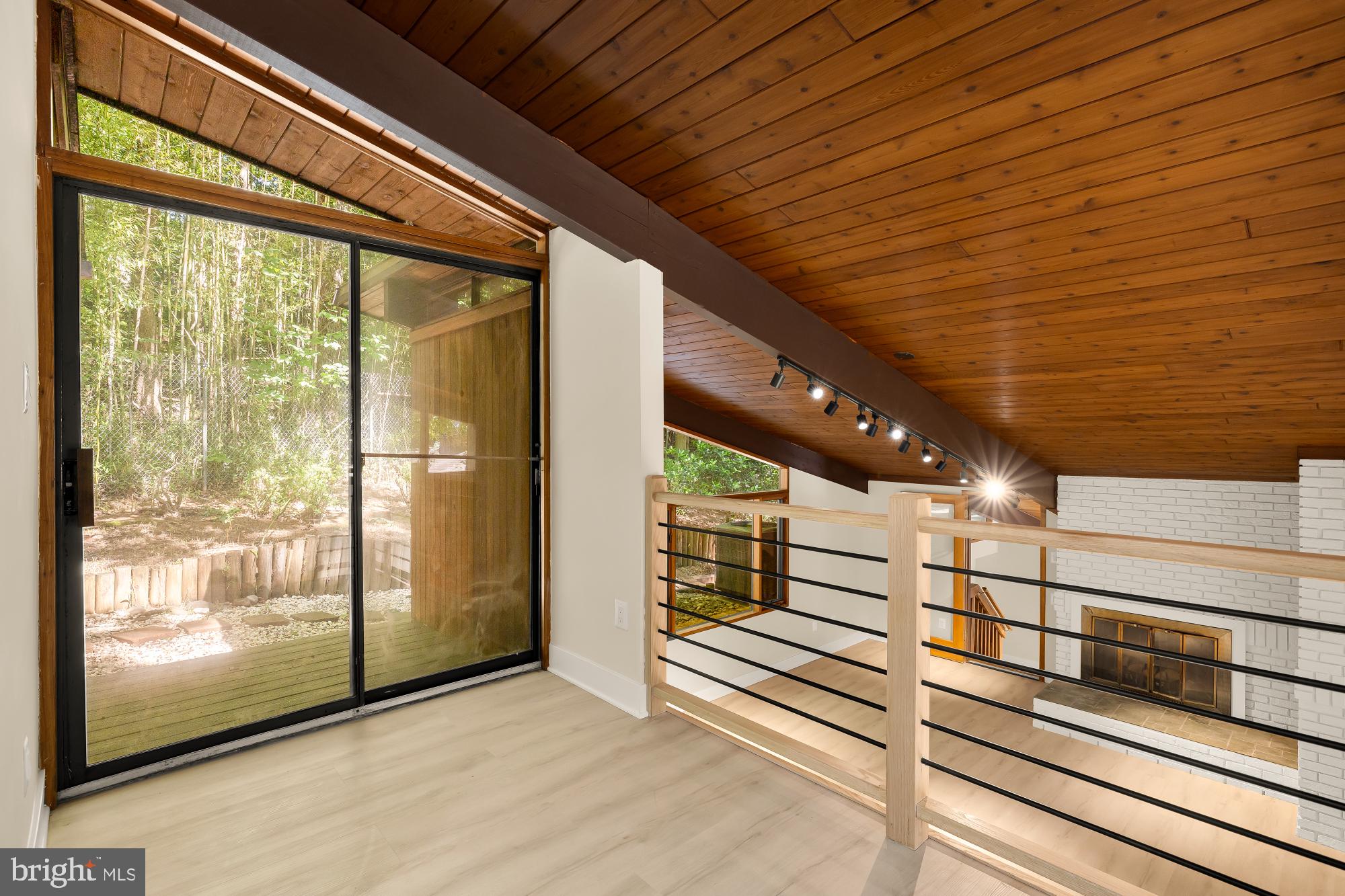 LAKE BARCROFT CLOISTERS - Residential