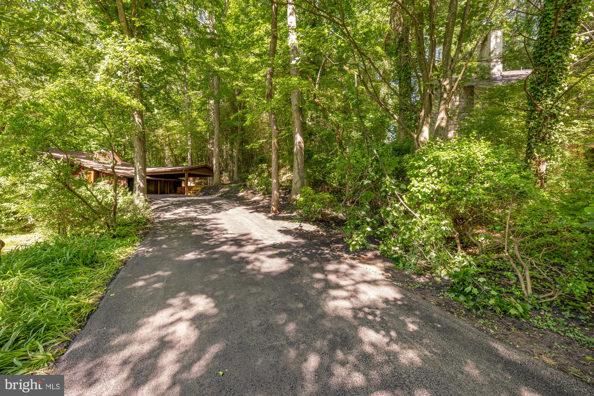 LAKE BARCROFT CLOISTERS - Residential