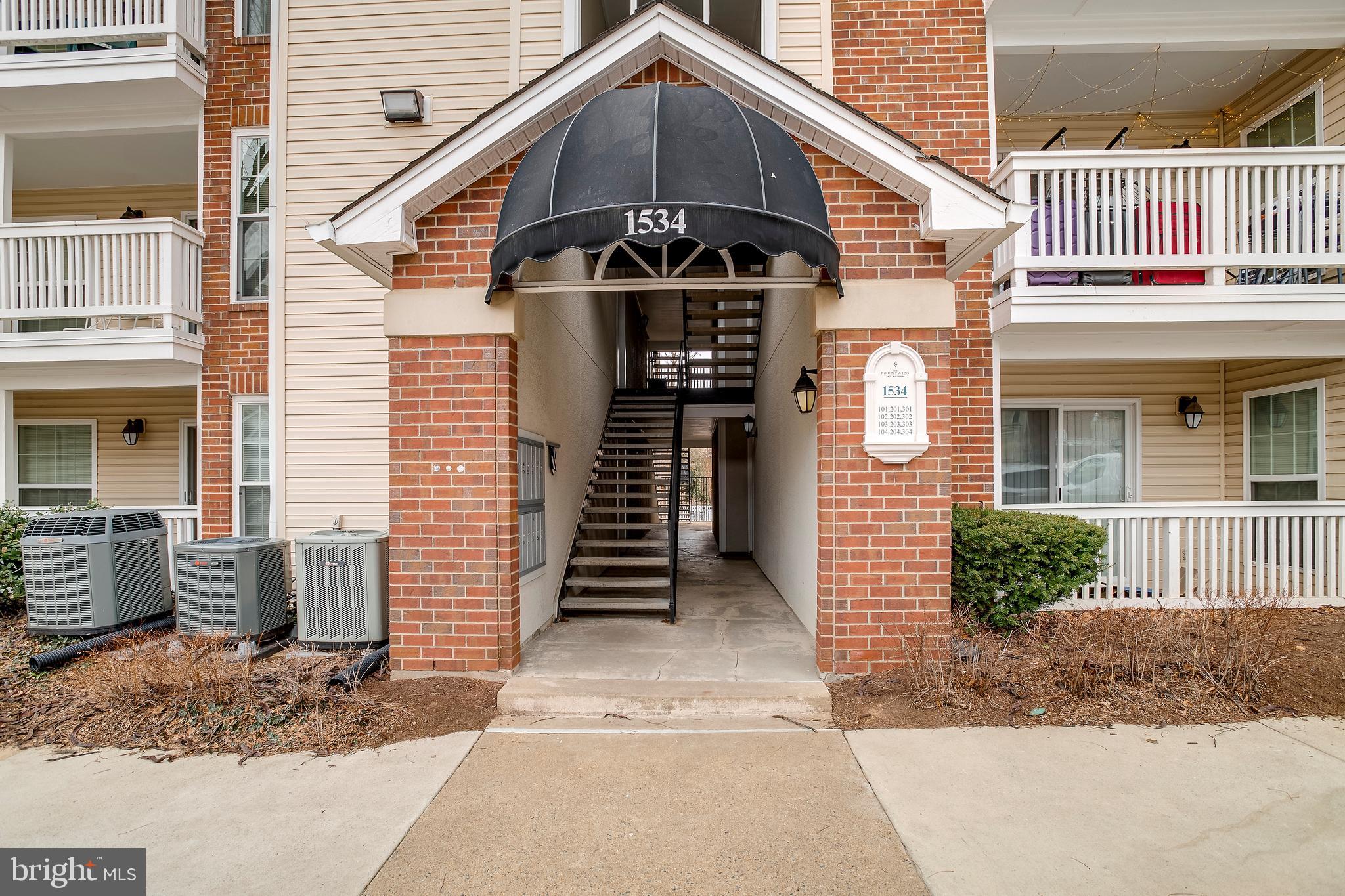 FOUNTAINS AT MCLEAN - Residential