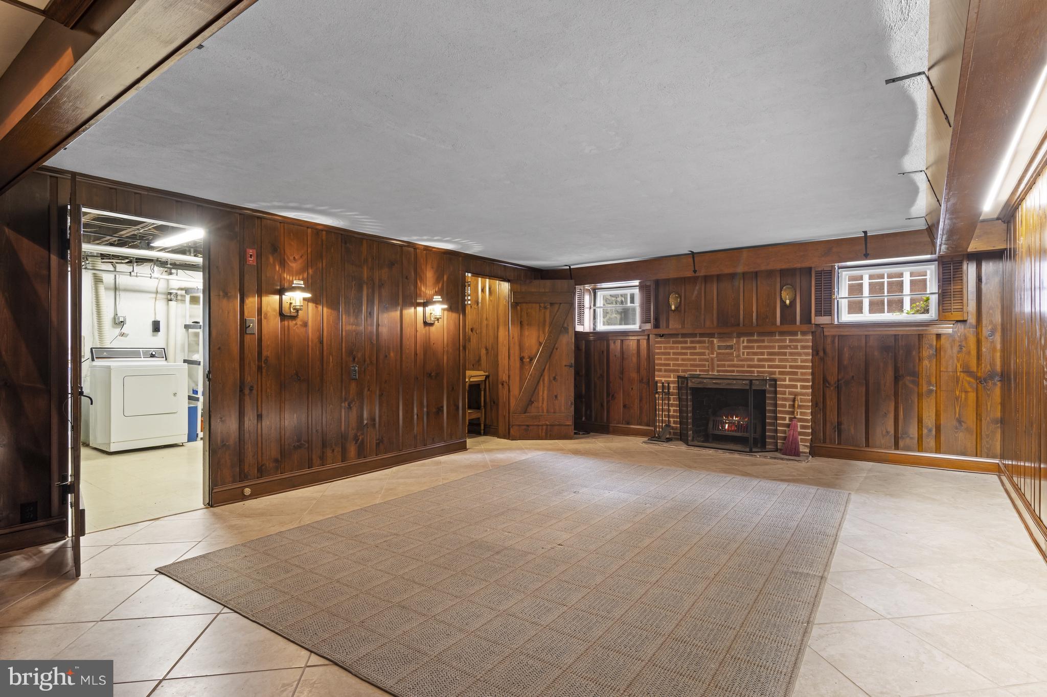 EDGEWOOD HILLS - Residential