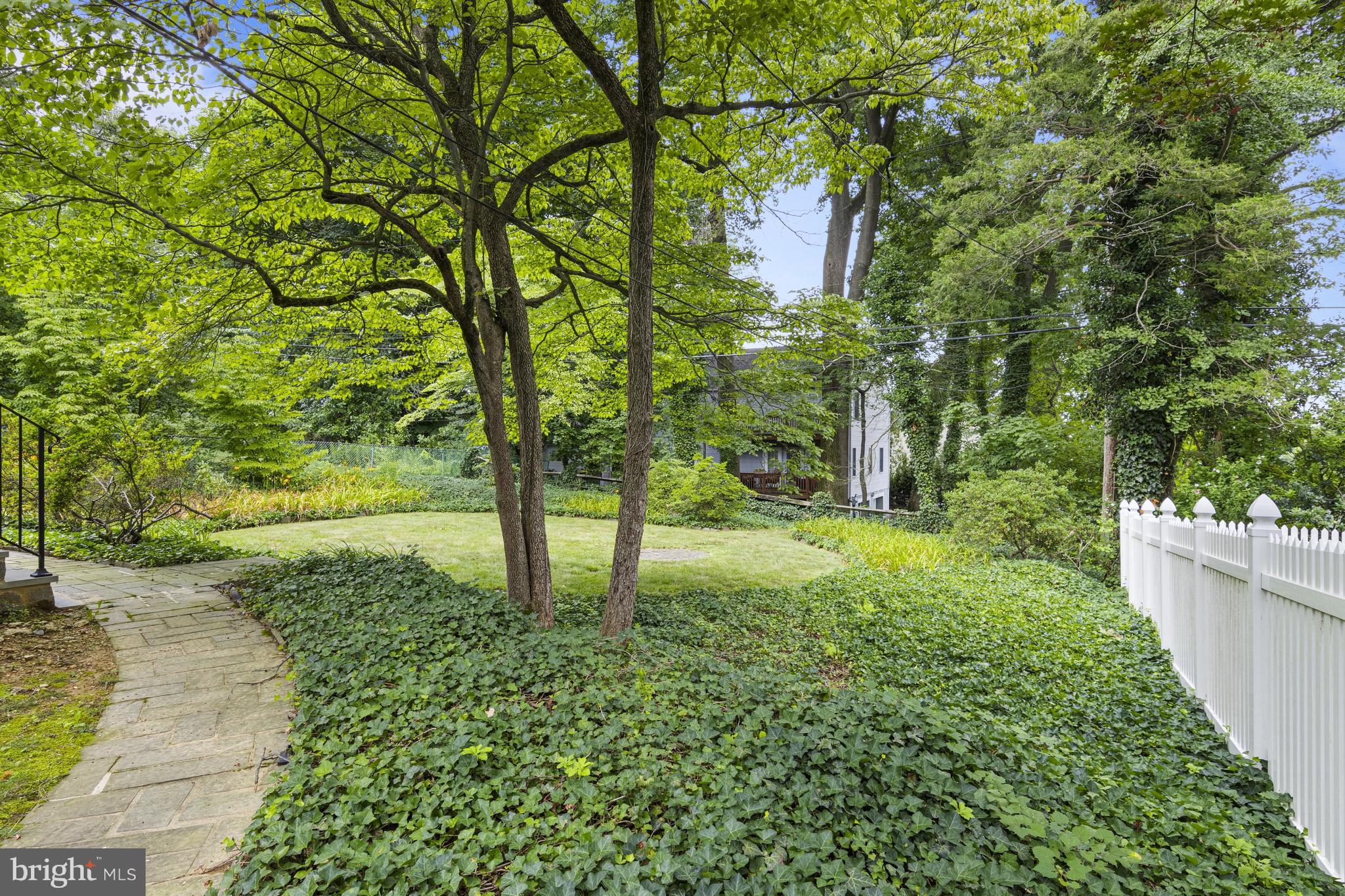 EDGEWOOD HILLS - Residential