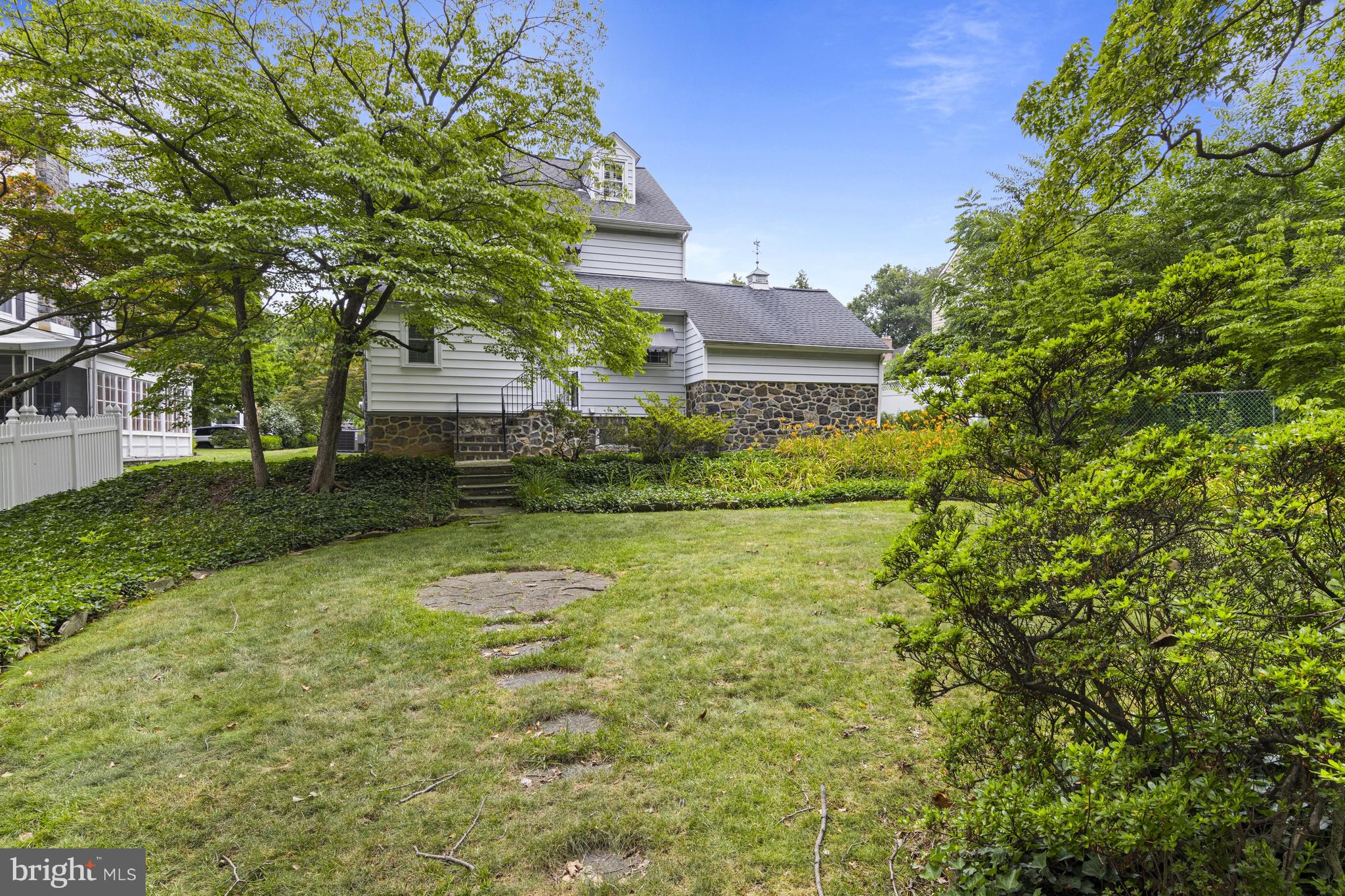 EDGEWOOD HILLS - Residential