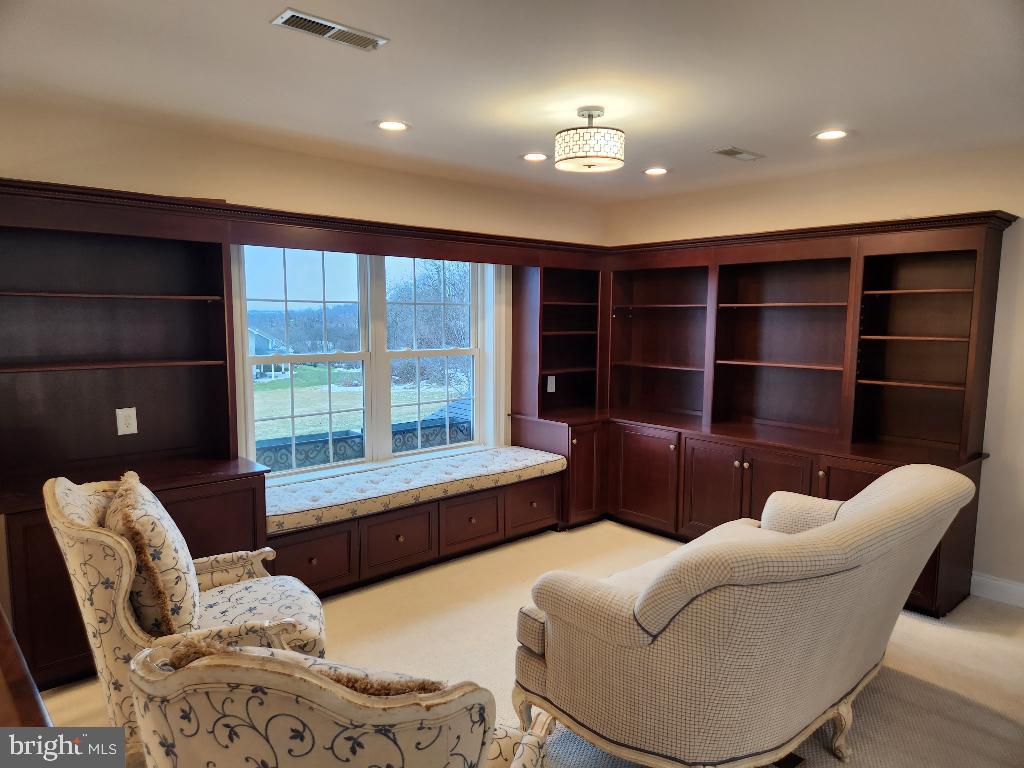 HILLSIDE FARM ESTATES - Residential