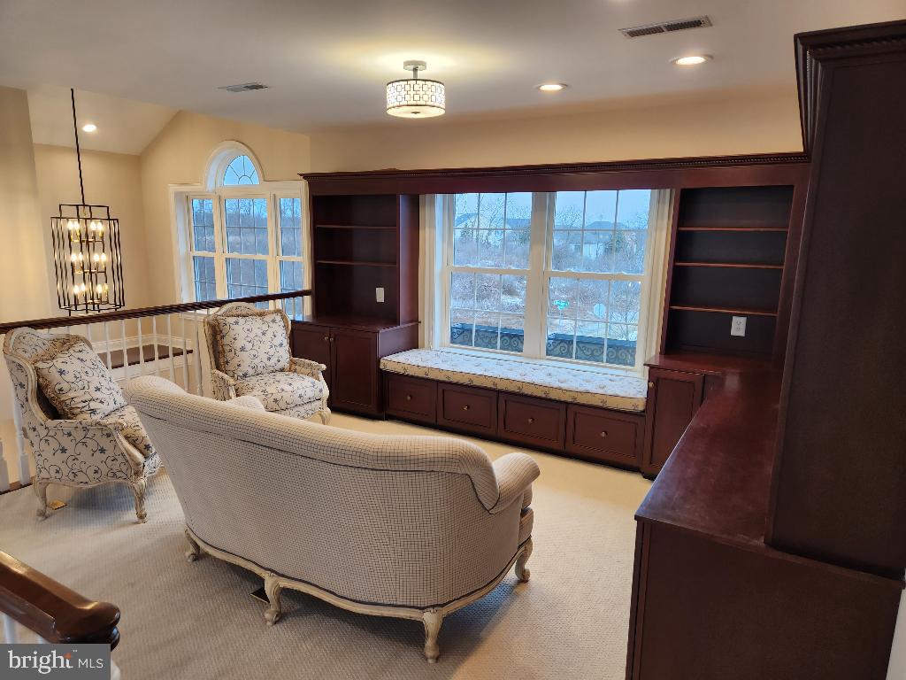 HILLSIDE FARM ESTATES - Residential