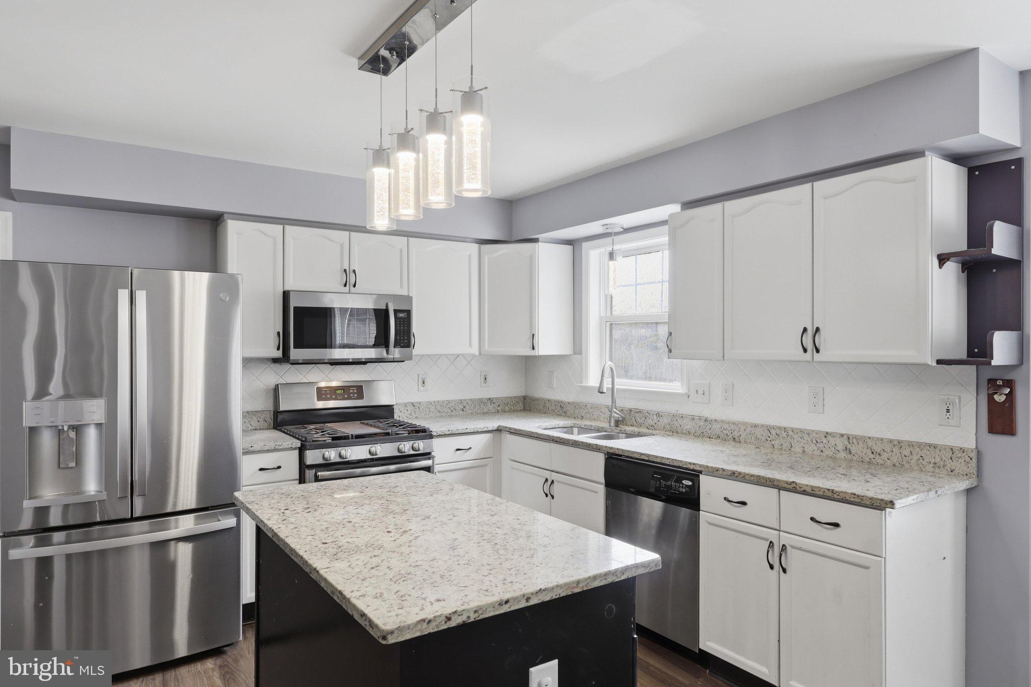 FAIRWAY MEADOWS - Residential
