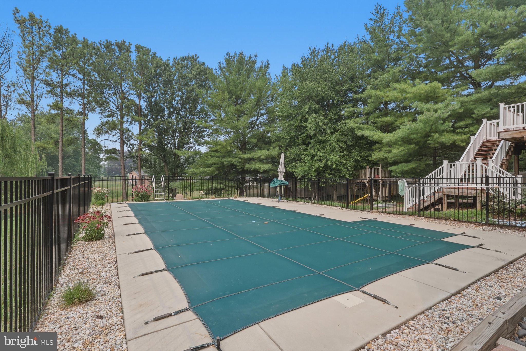 FAIRWAY MEADOWS - Residential
