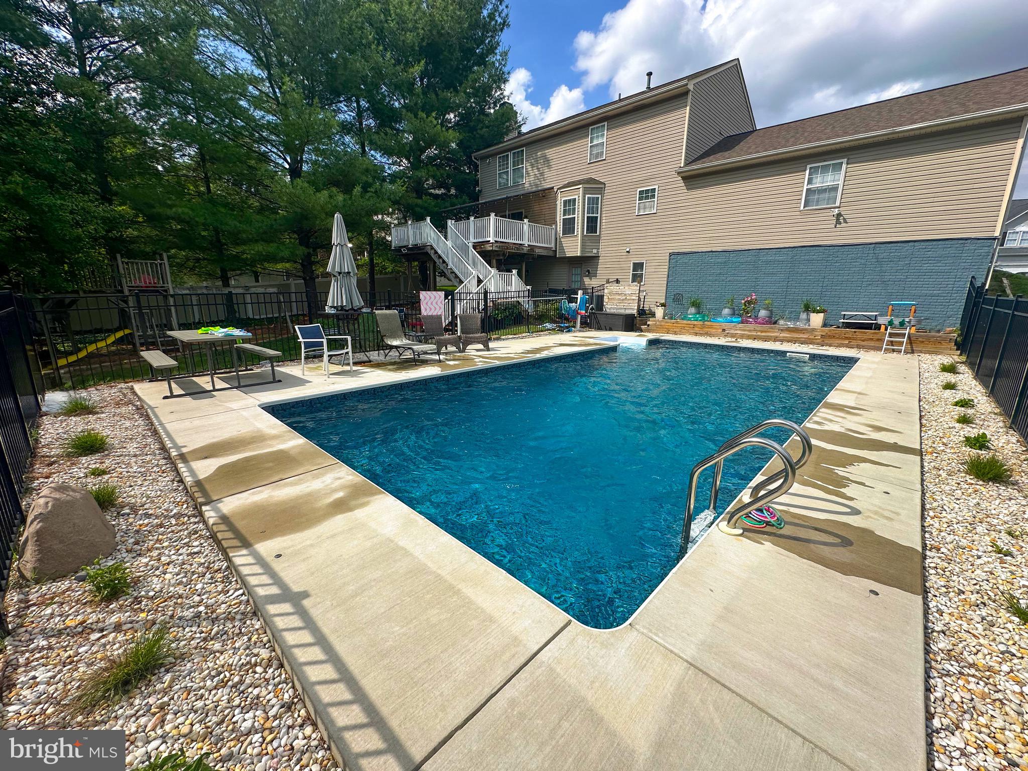 FAIRWAY MEADOWS - Residential
