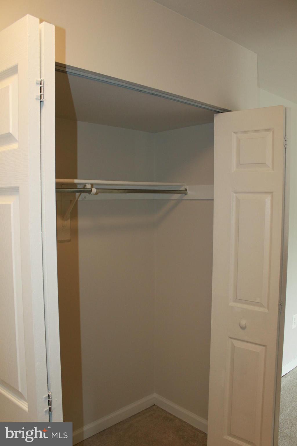 HAWTHORNE VILLAGE - Residential Lease
