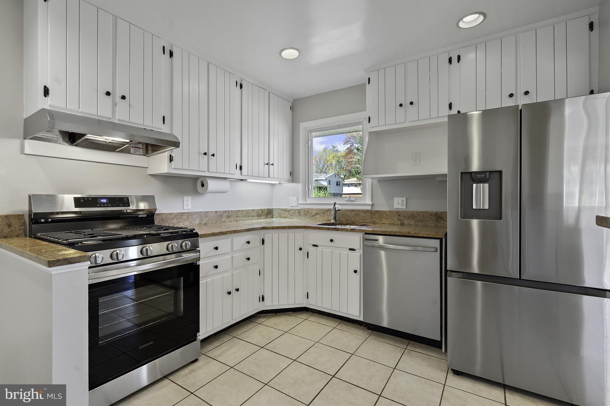 POTOMAC VALLEY - Residential Lease