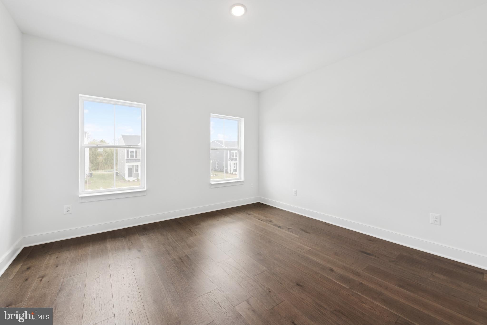 BAY KNOLLS - Residential