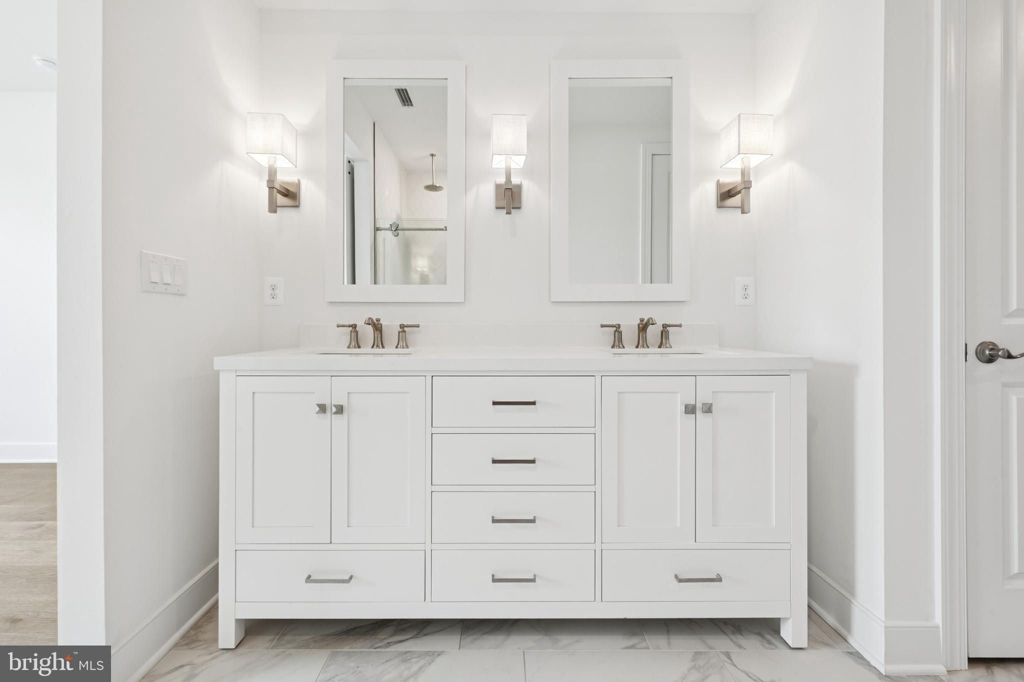 BAY KNOLLS - Residential