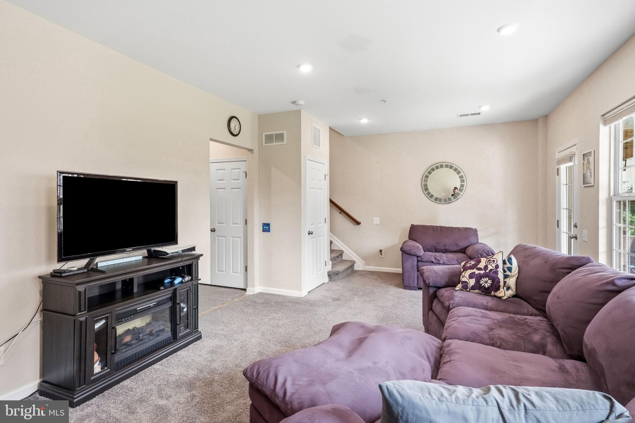 TALL OAKS - Residential