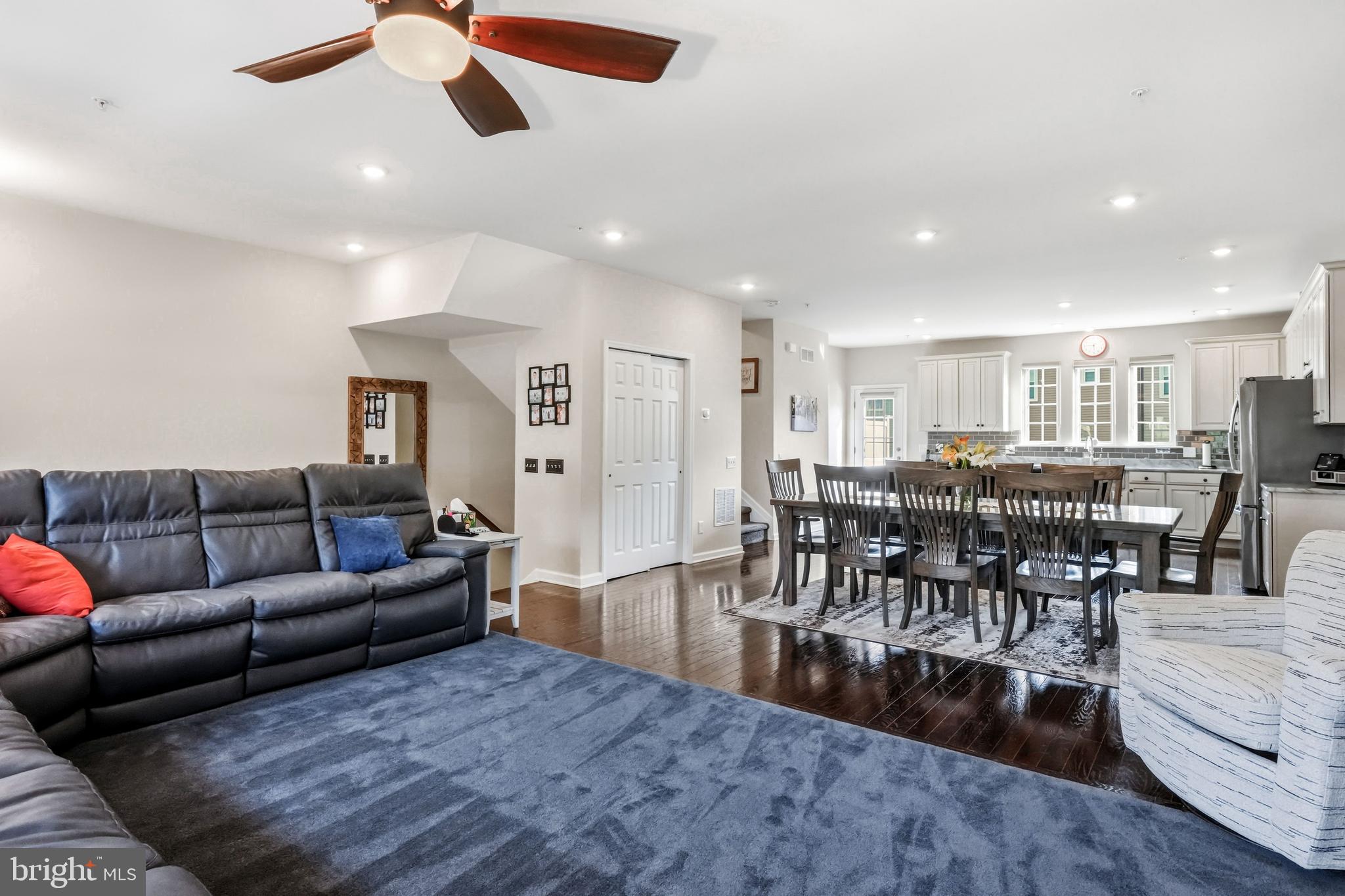 TALL OAKS - Residential