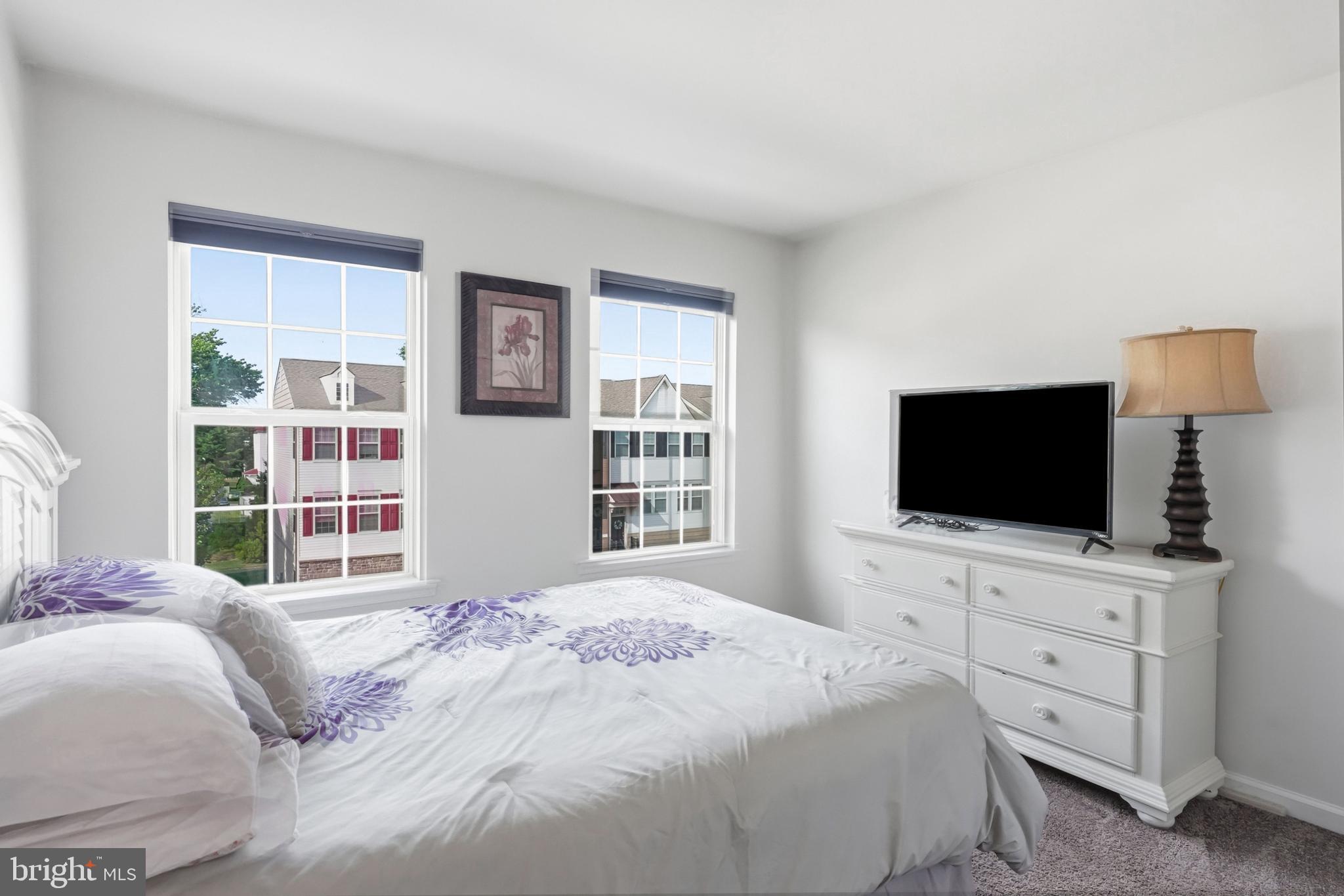 TALL OAKS - Residential