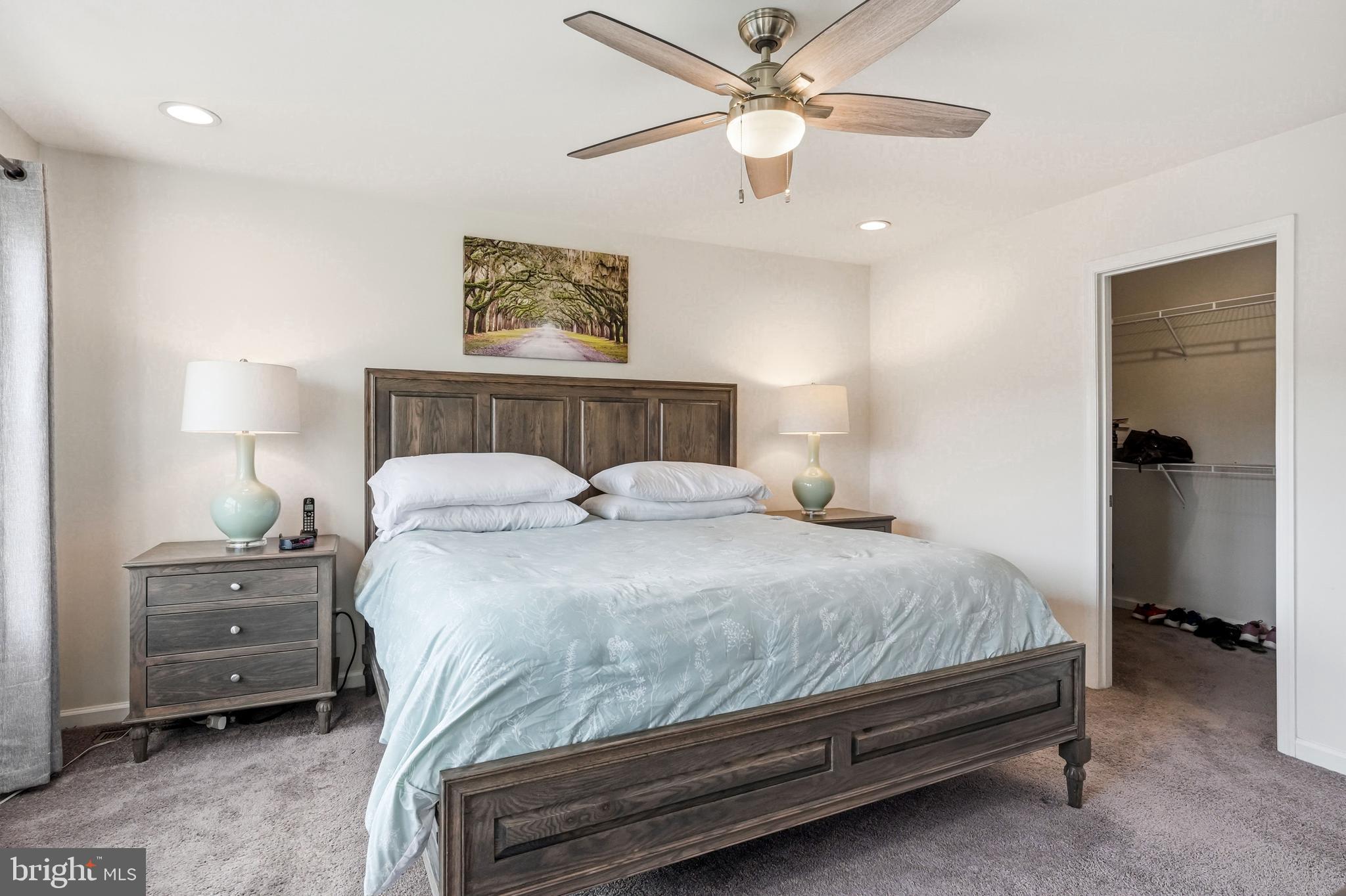 TALL OAKS - Residential