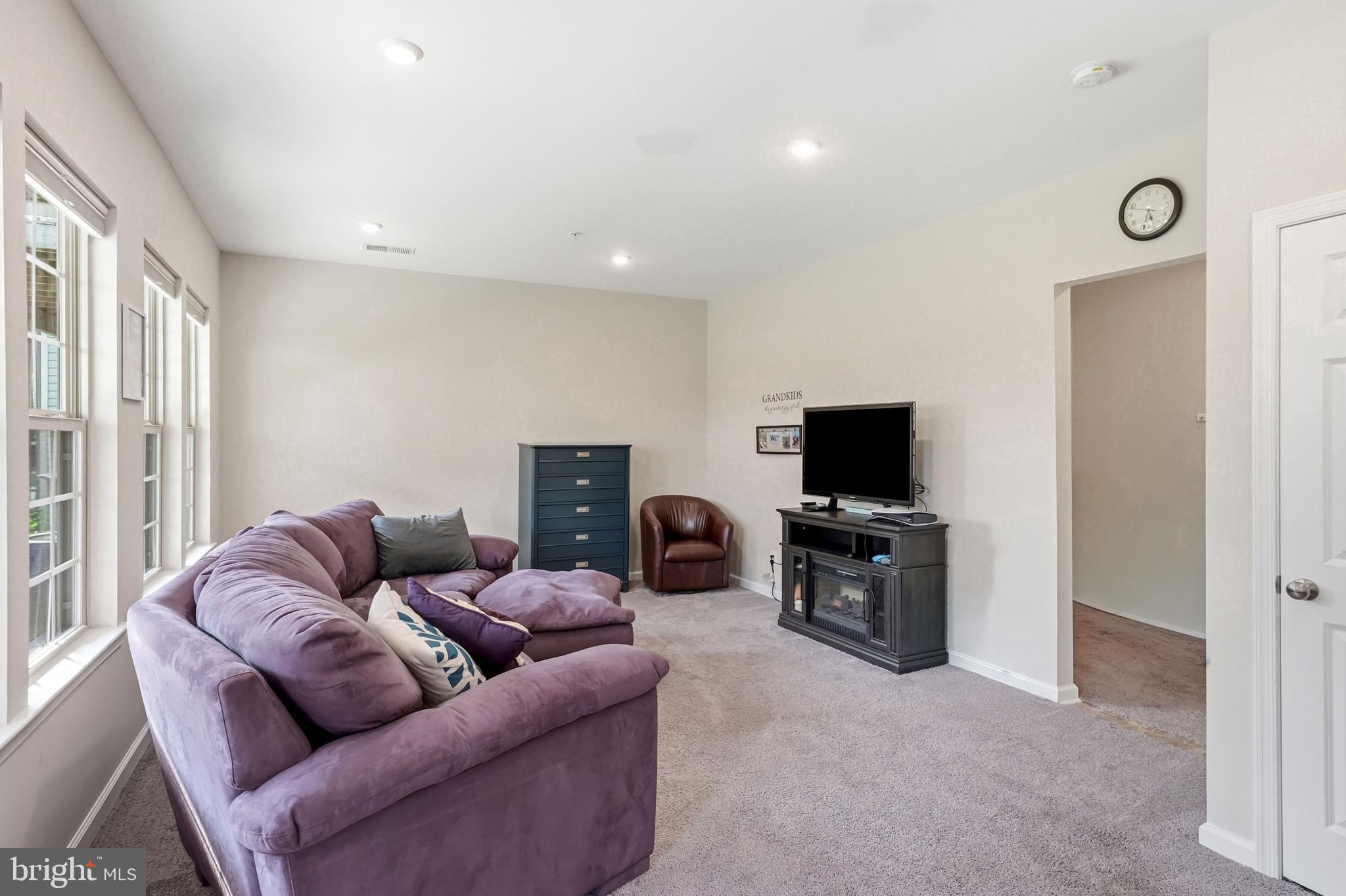 TALL OAKS - Residential