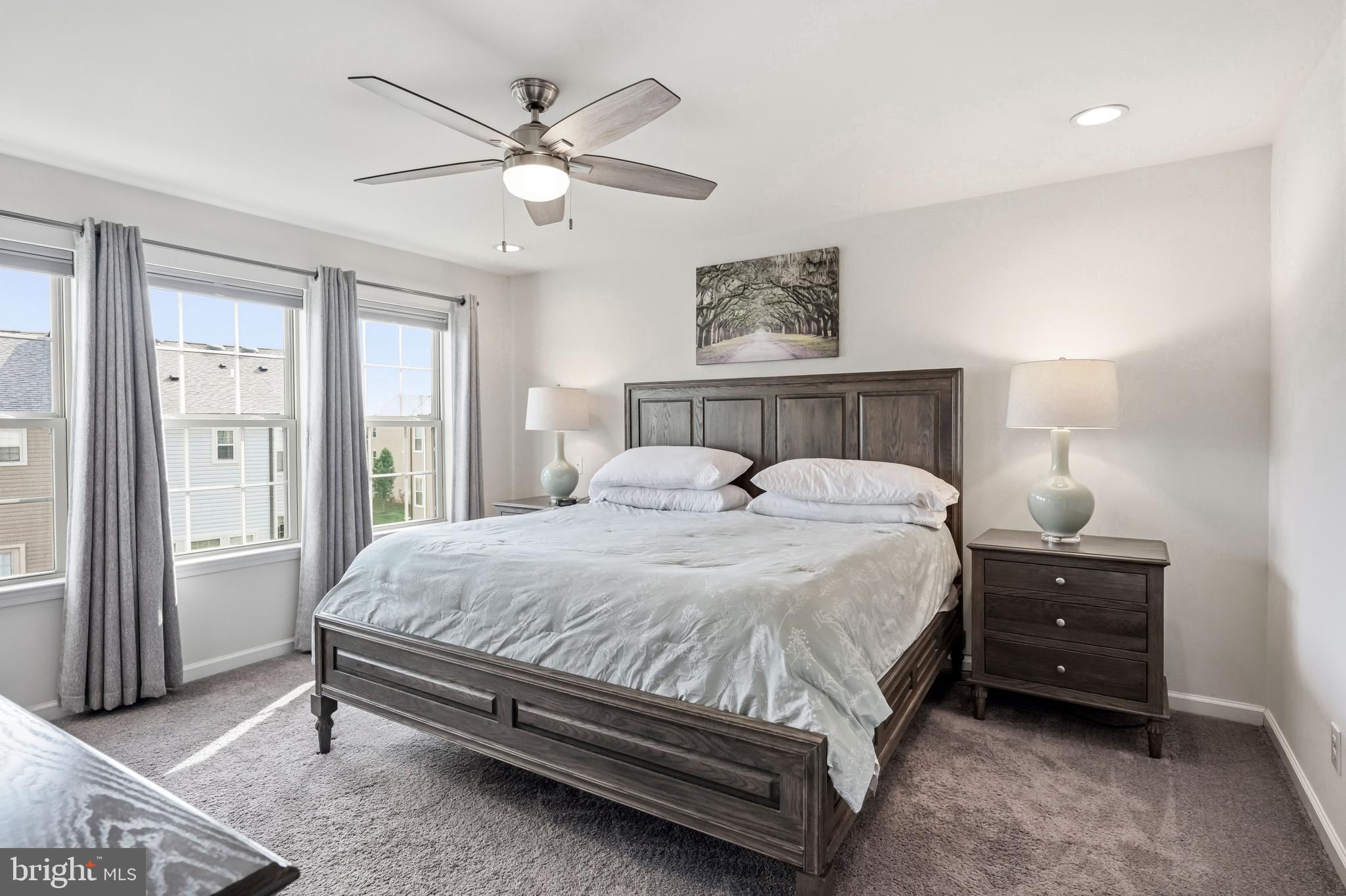TALL OAKS - Residential