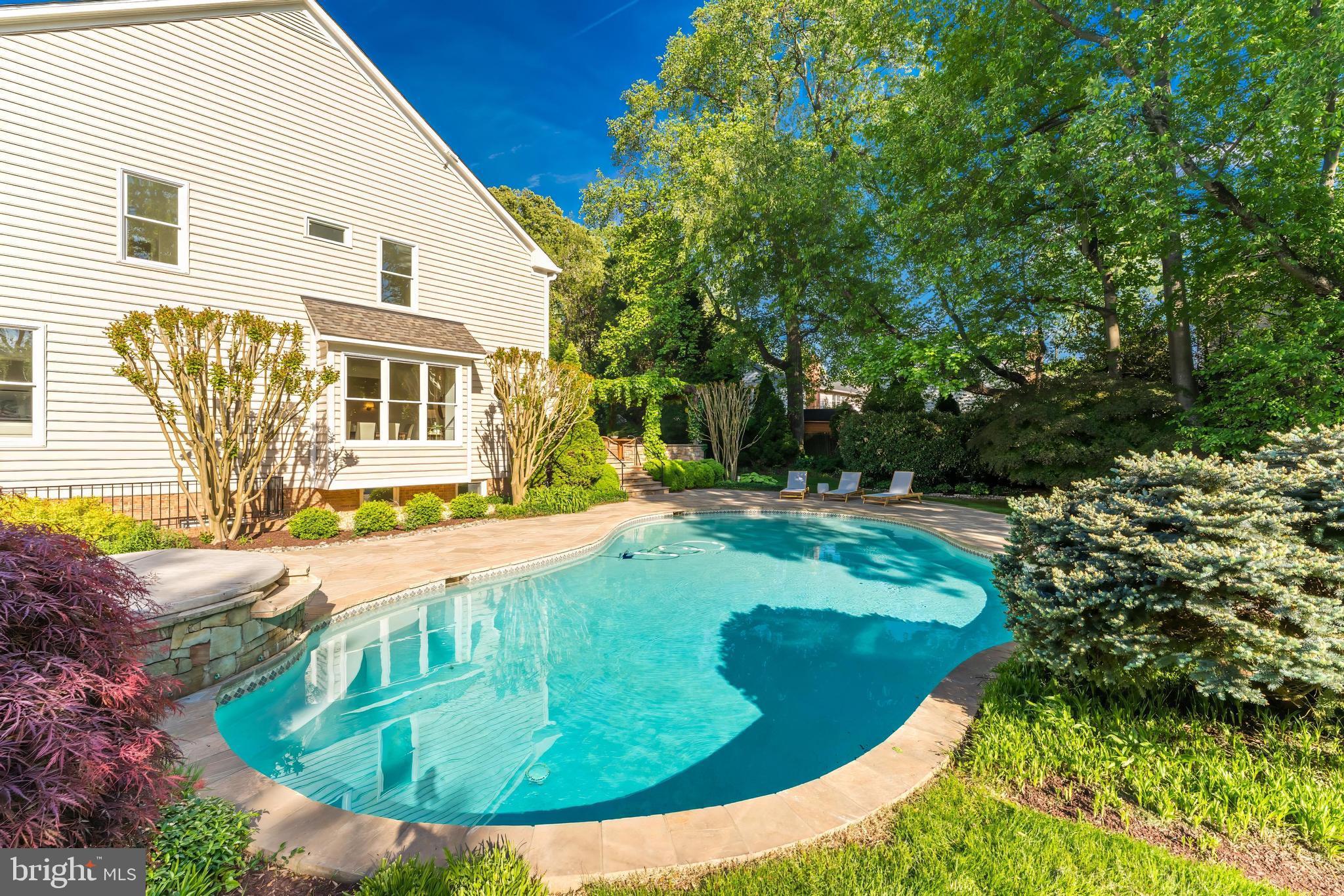 BEVERLY MANOR - Residential