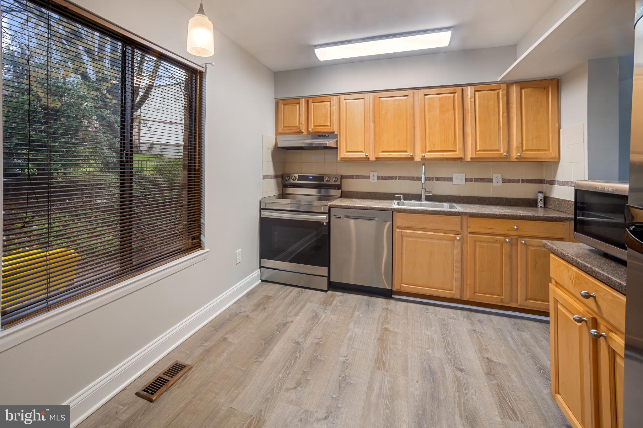KIMBERLY WOODS VILLAGE - Residential