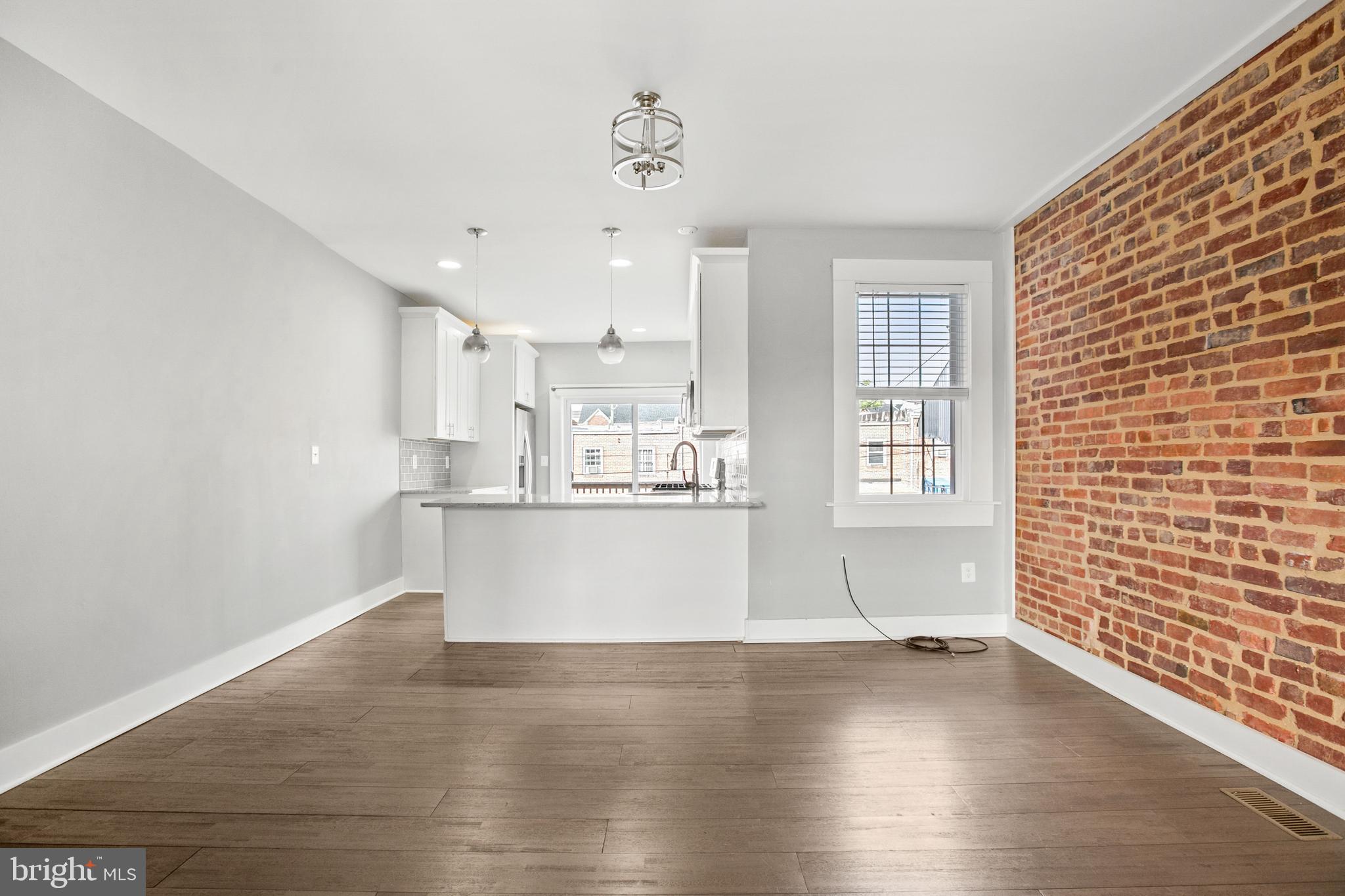 GREEKTOWN - Residential Lease
