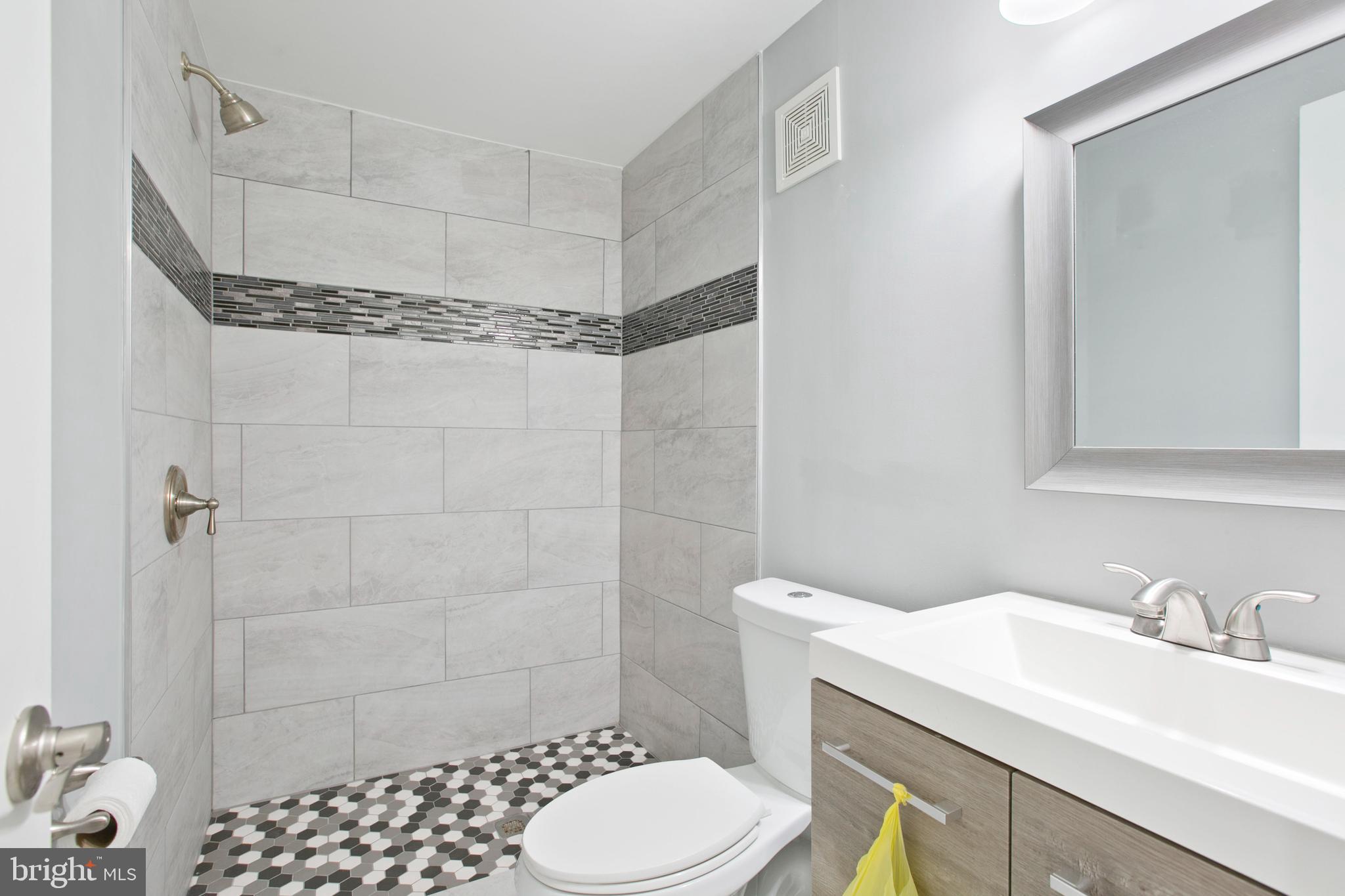 GREEKTOWN - Residential Lease