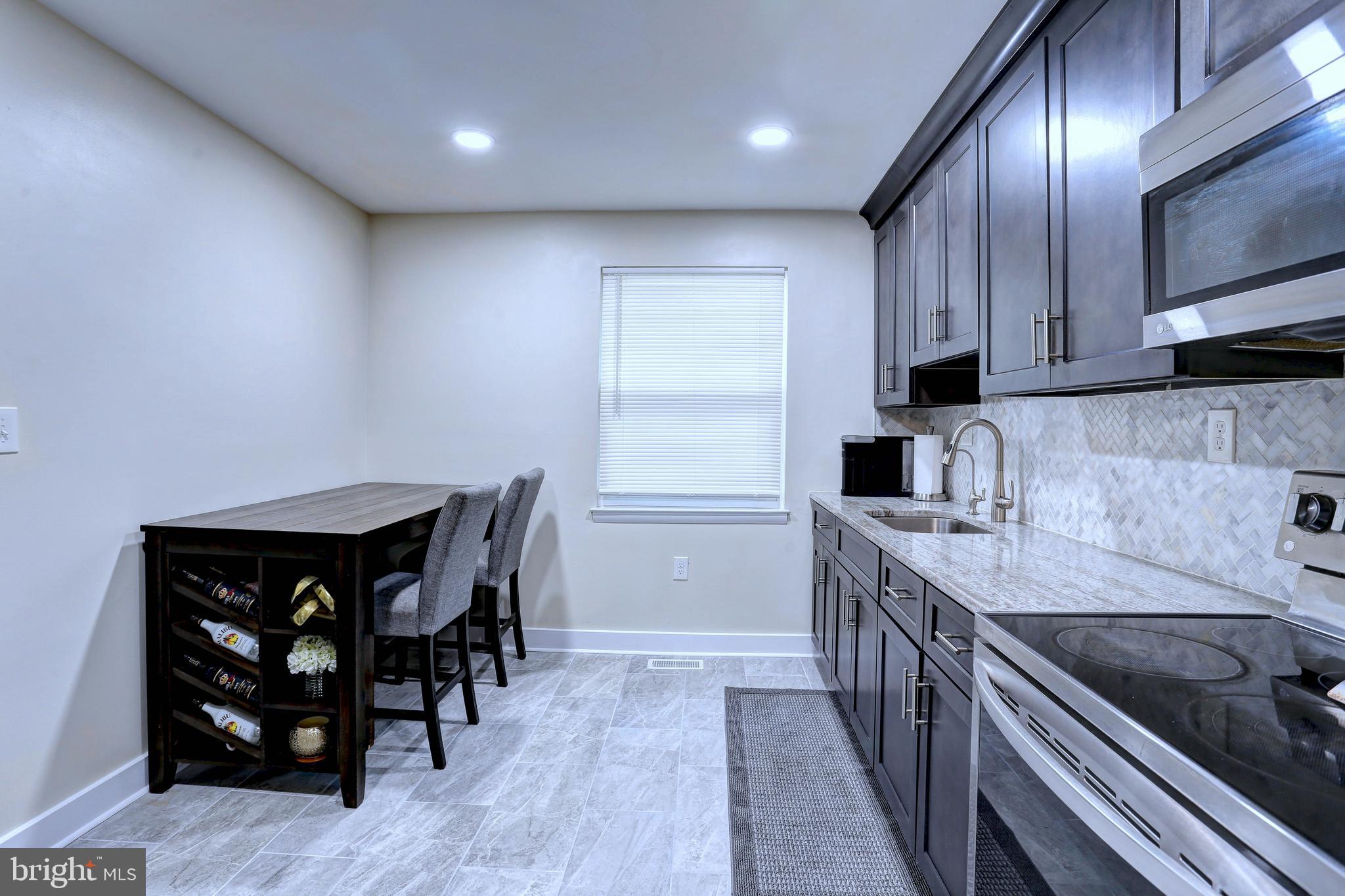 KINGS POINT - Residential