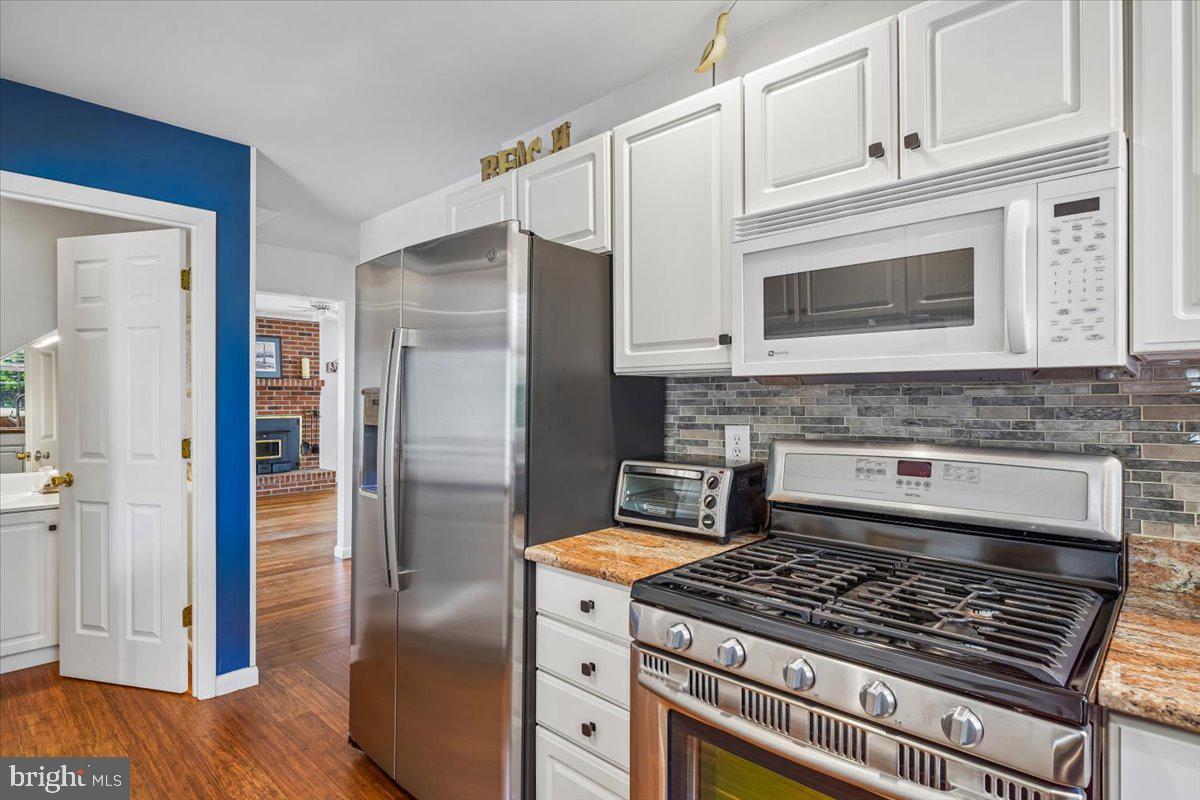 WHITES CREEK MANOR - Residential