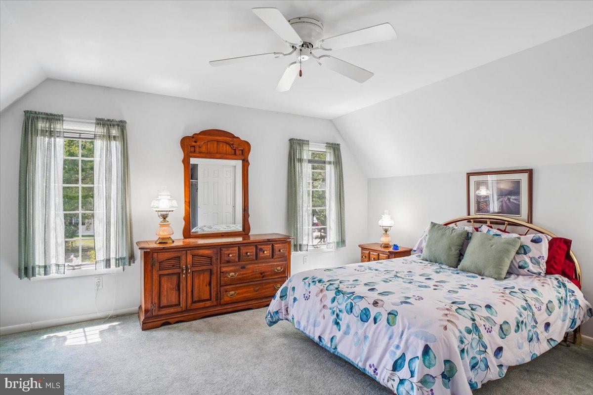 WHITES CREEK MANOR - Residential