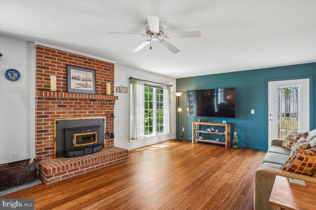 WHITES CREEK MANOR - Residential