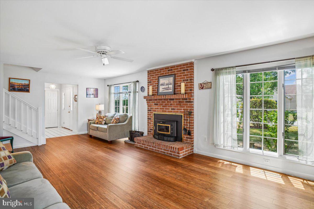 WHITES CREEK MANOR - Residential
