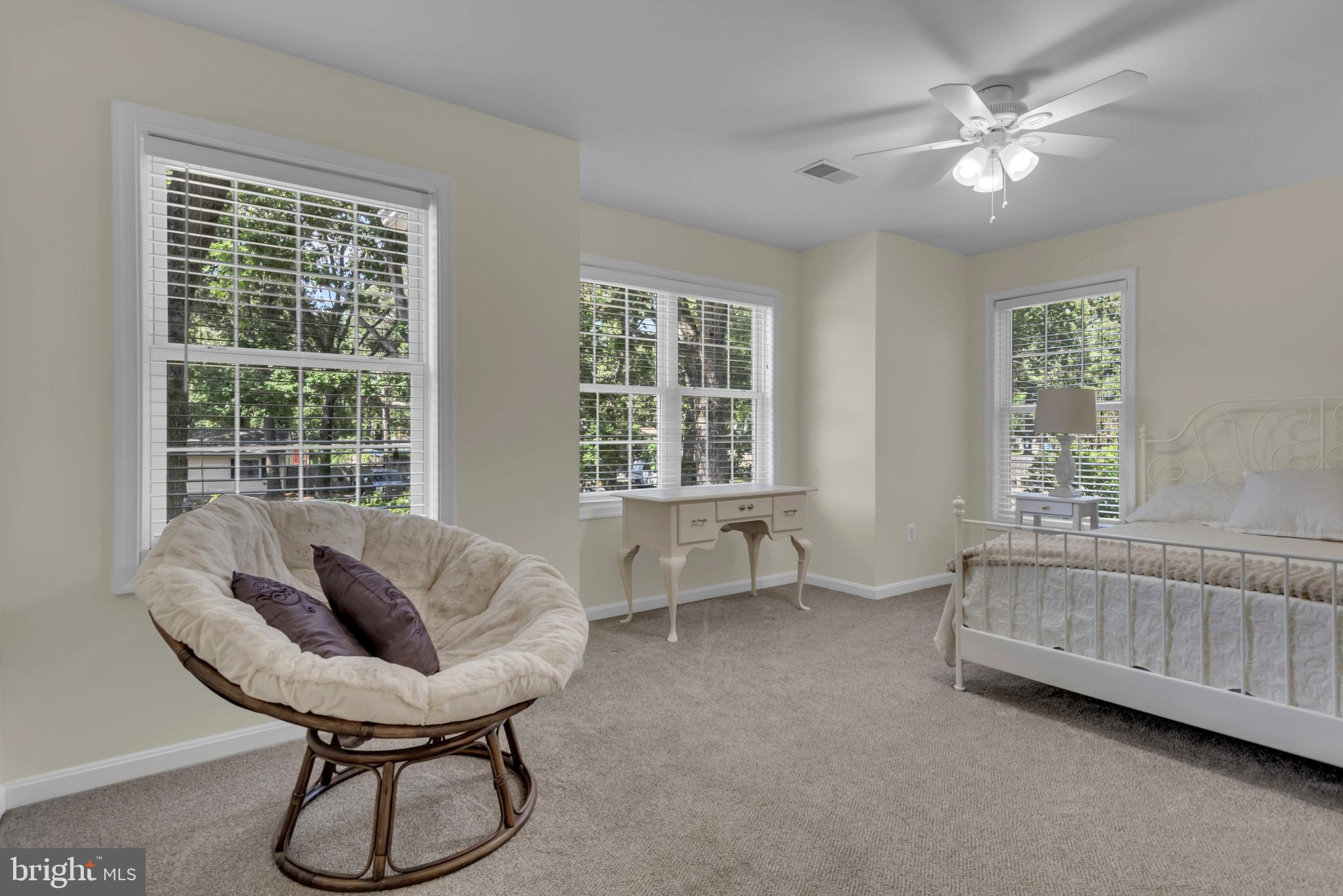 LAKE SHORE - Residential