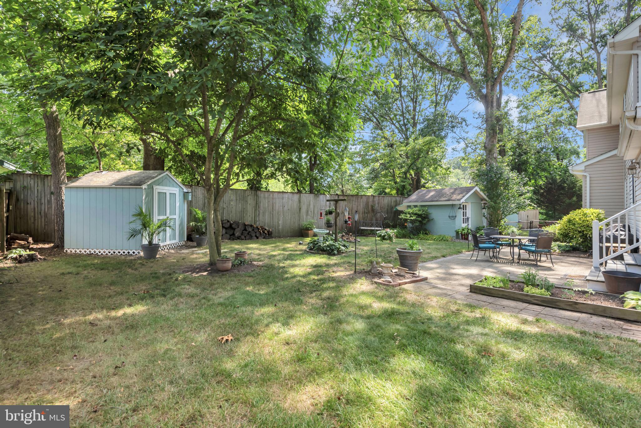 LAKE SHORE - Residential