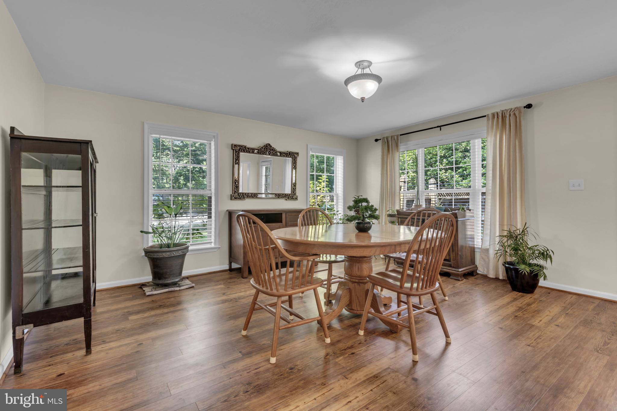 LAKE SHORE - Residential
