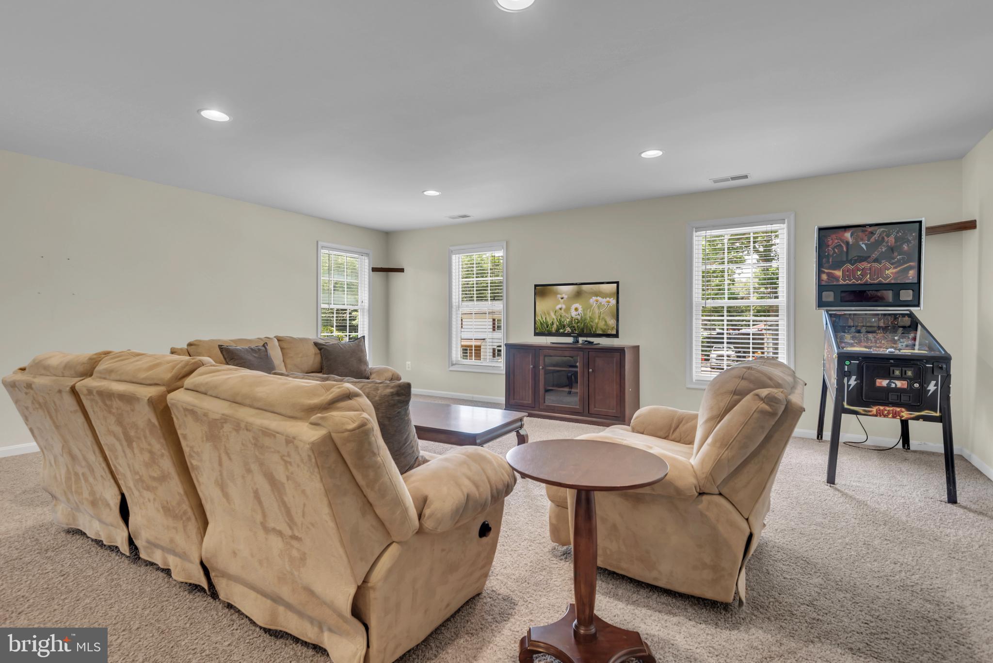 LAKE SHORE - Residential