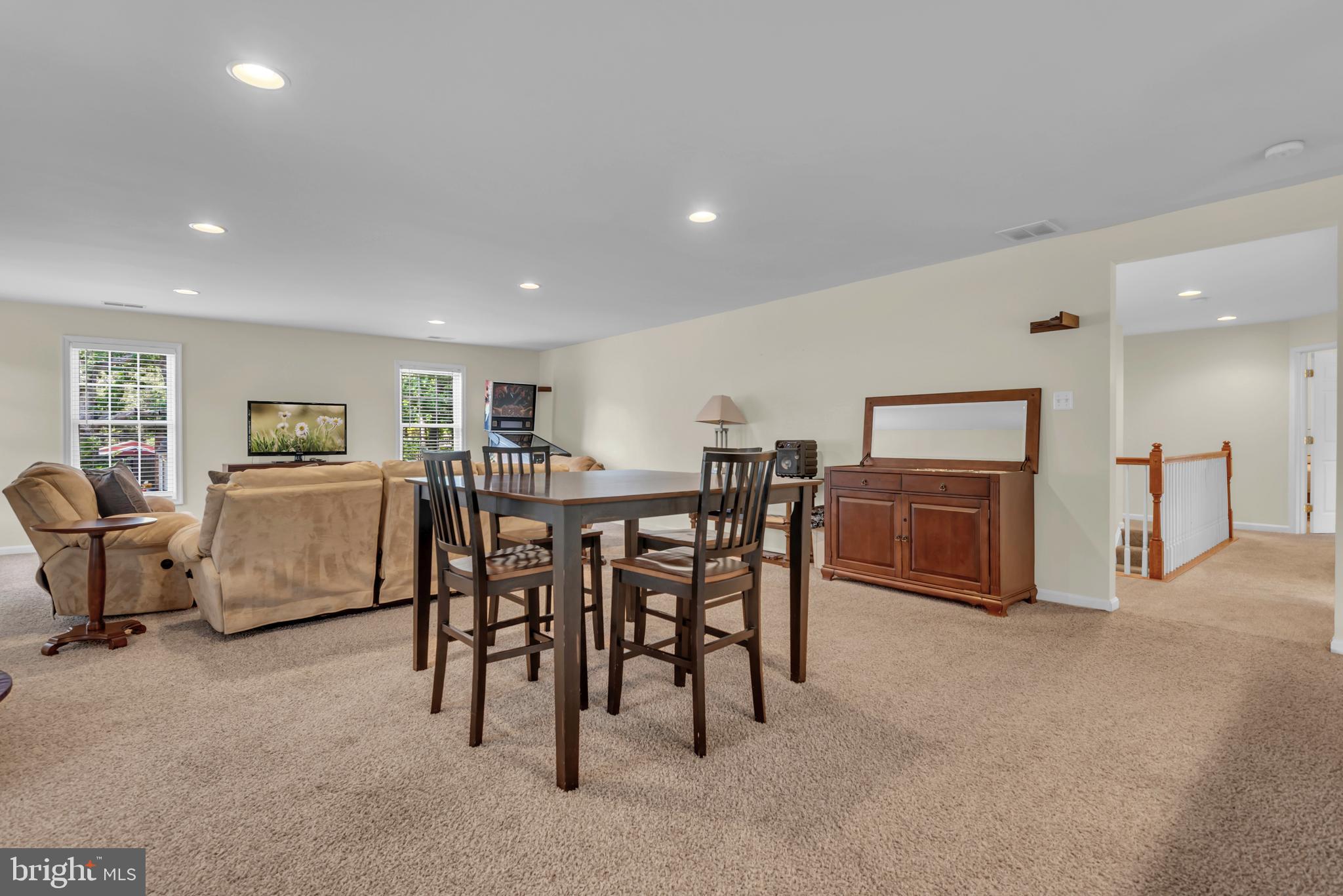 LAKE SHORE - Residential