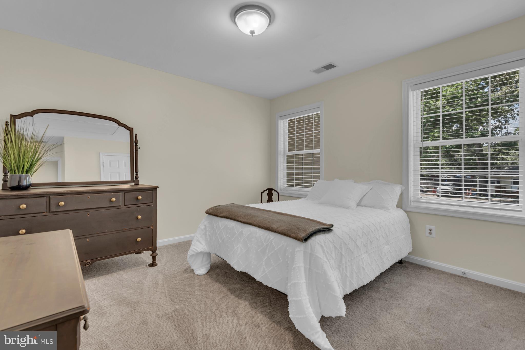 LAKE SHORE - Residential