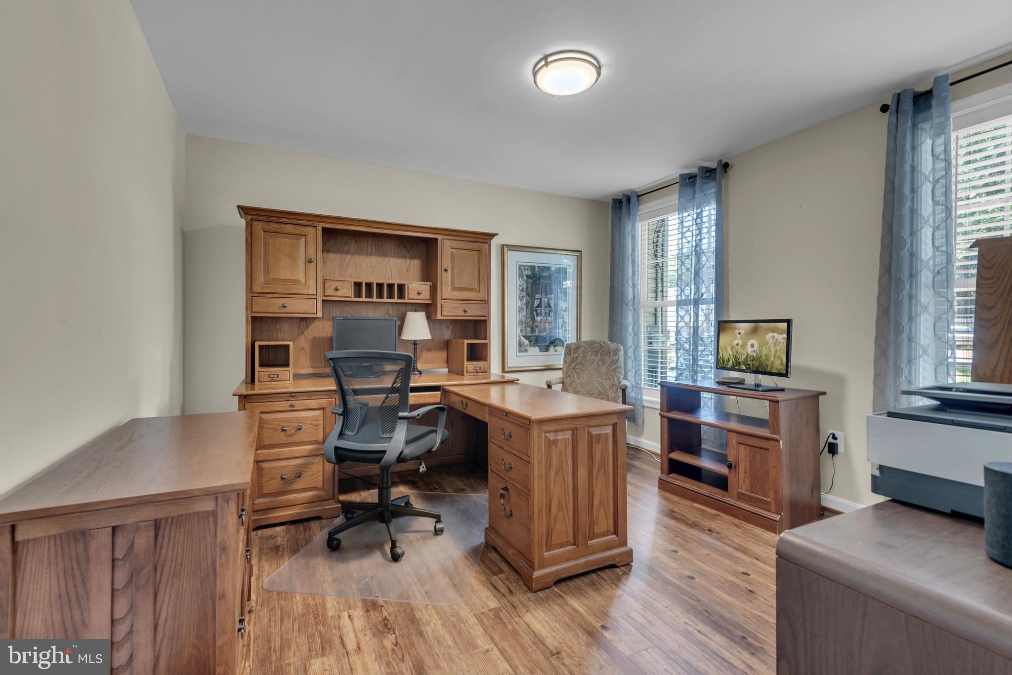 LAKE SHORE - Residential