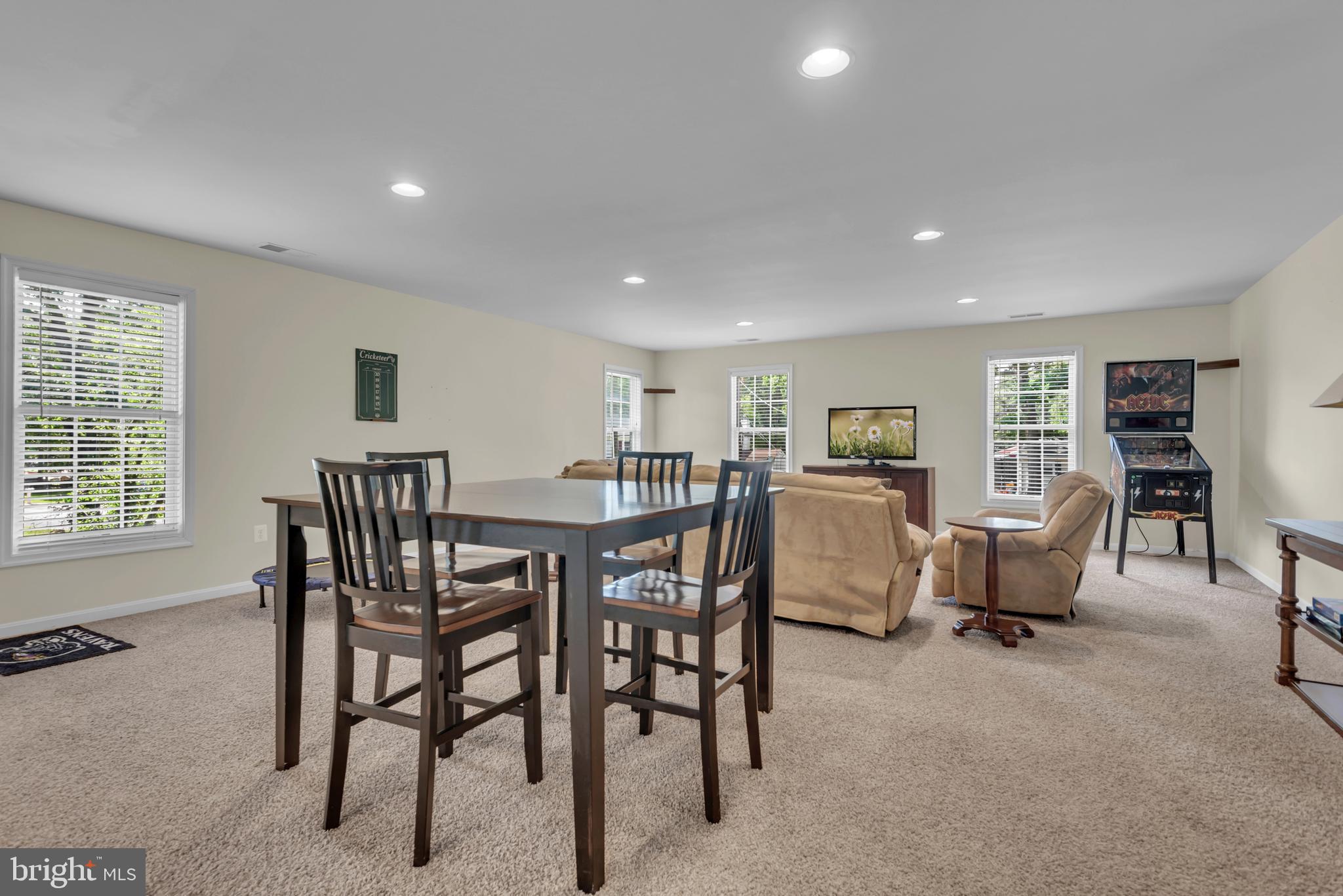 LAKE SHORE - Residential