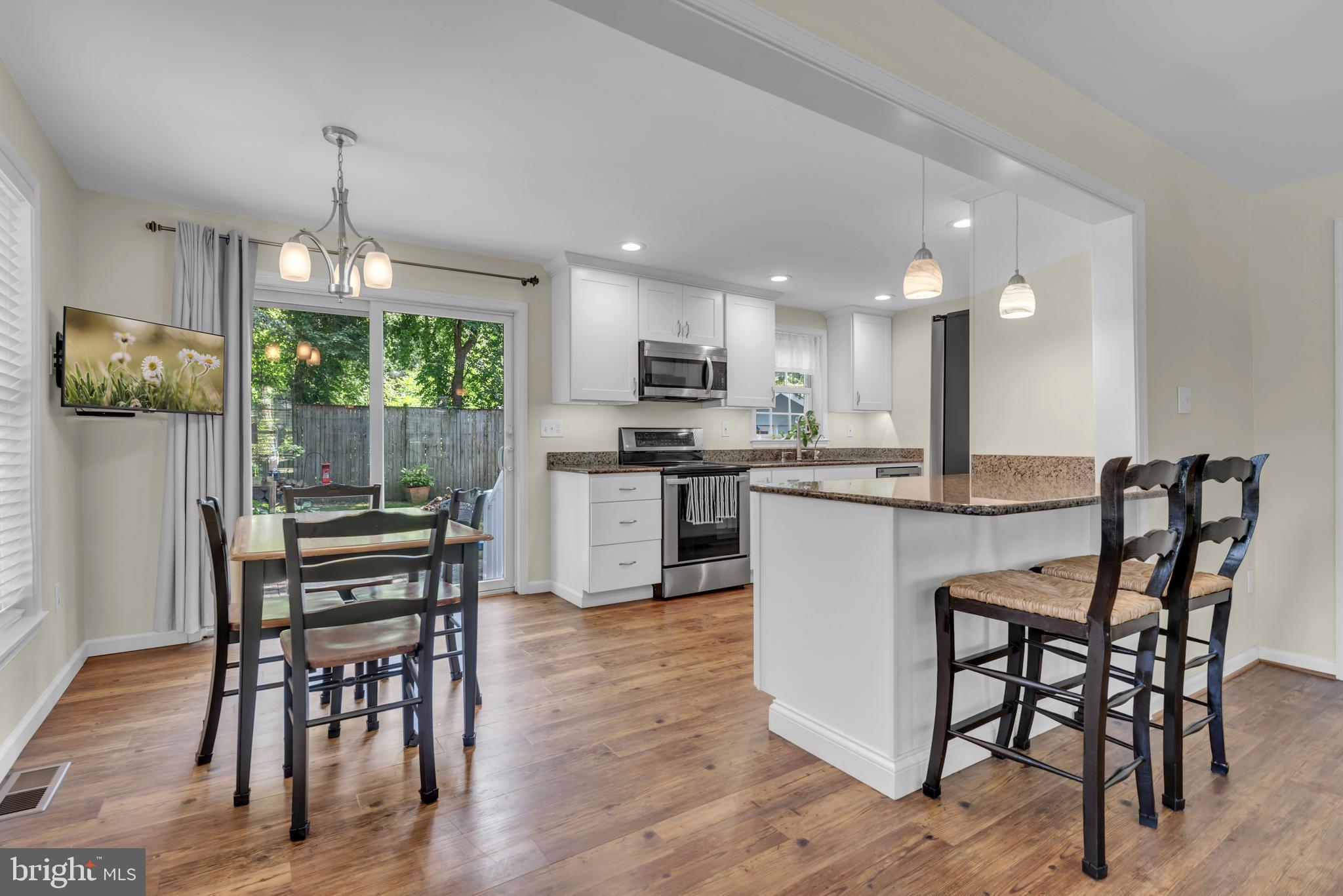 LAKE SHORE - Residential