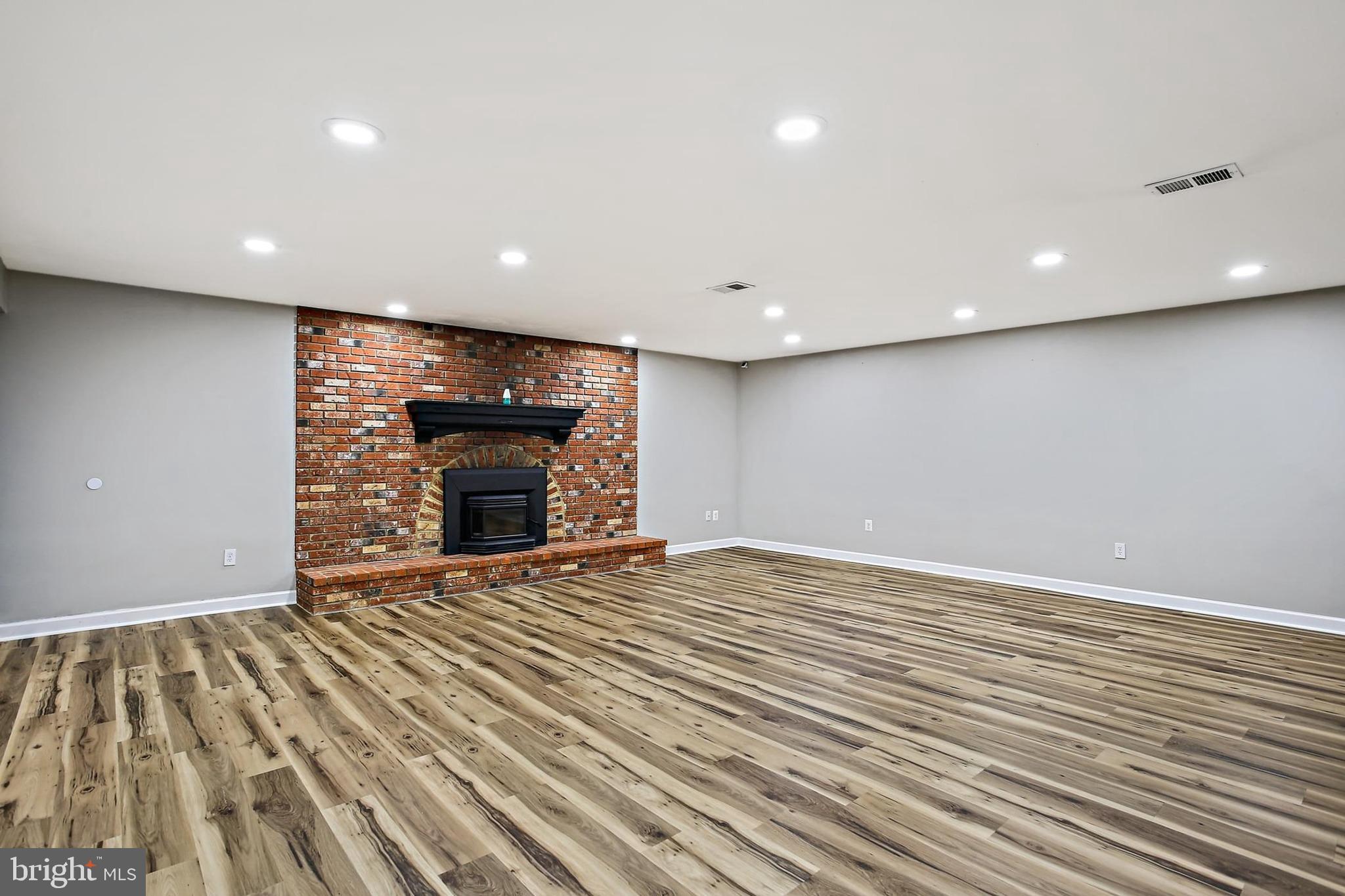 KINGSTON HEIGHTS - Residential