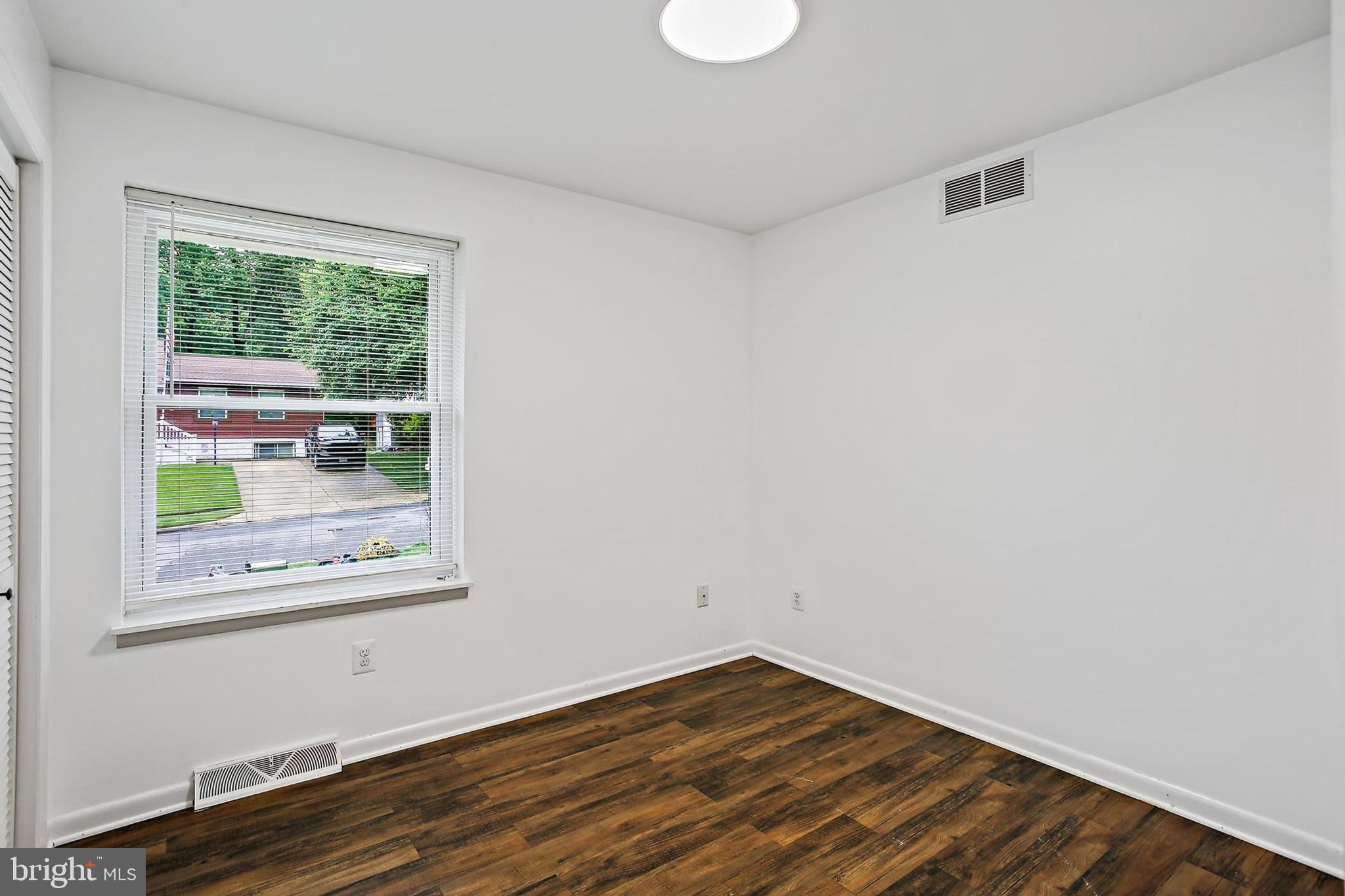 KINGSTON HEIGHTS - Residential